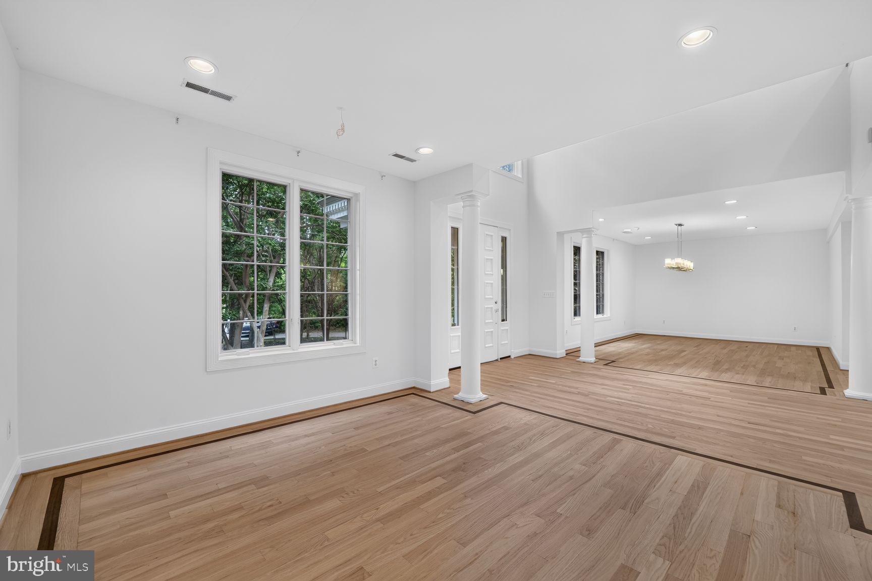 POTOMAC OUTSIDE - Residential