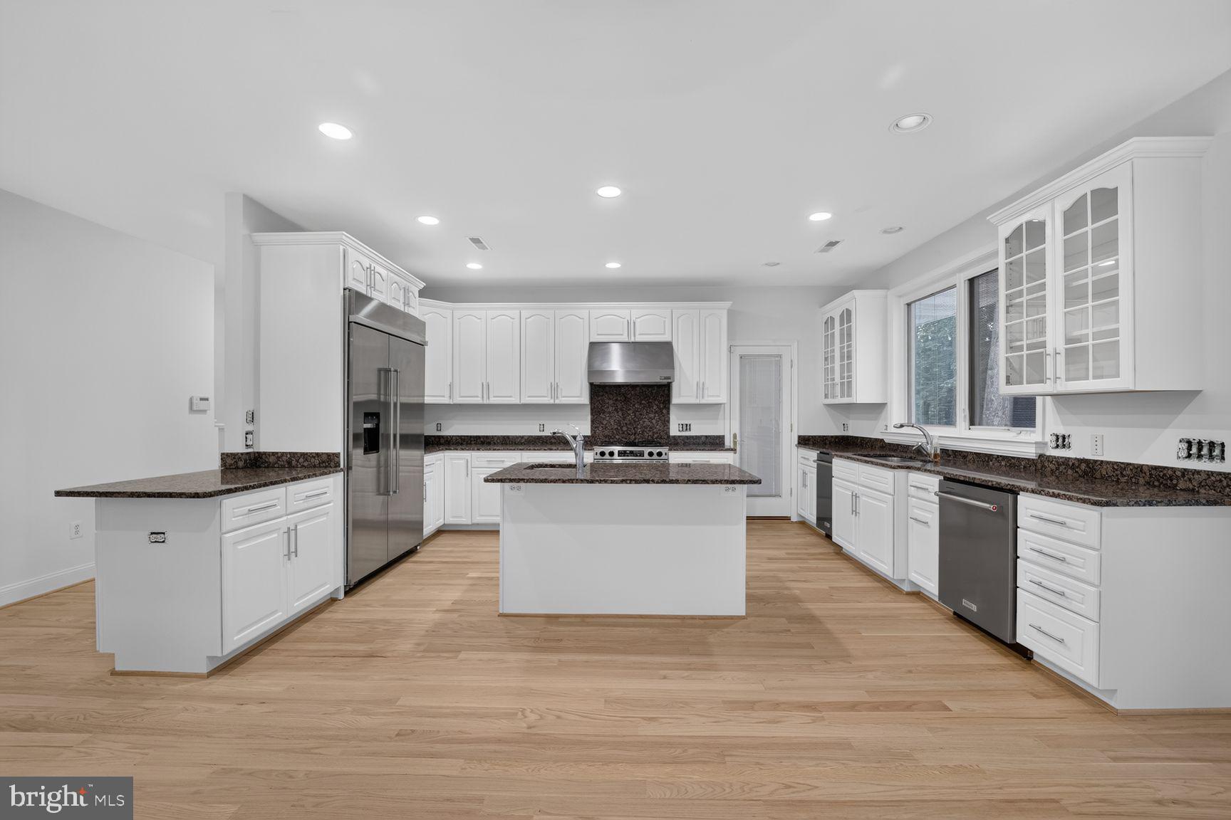 POTOMAC OUTSIDE - Residential