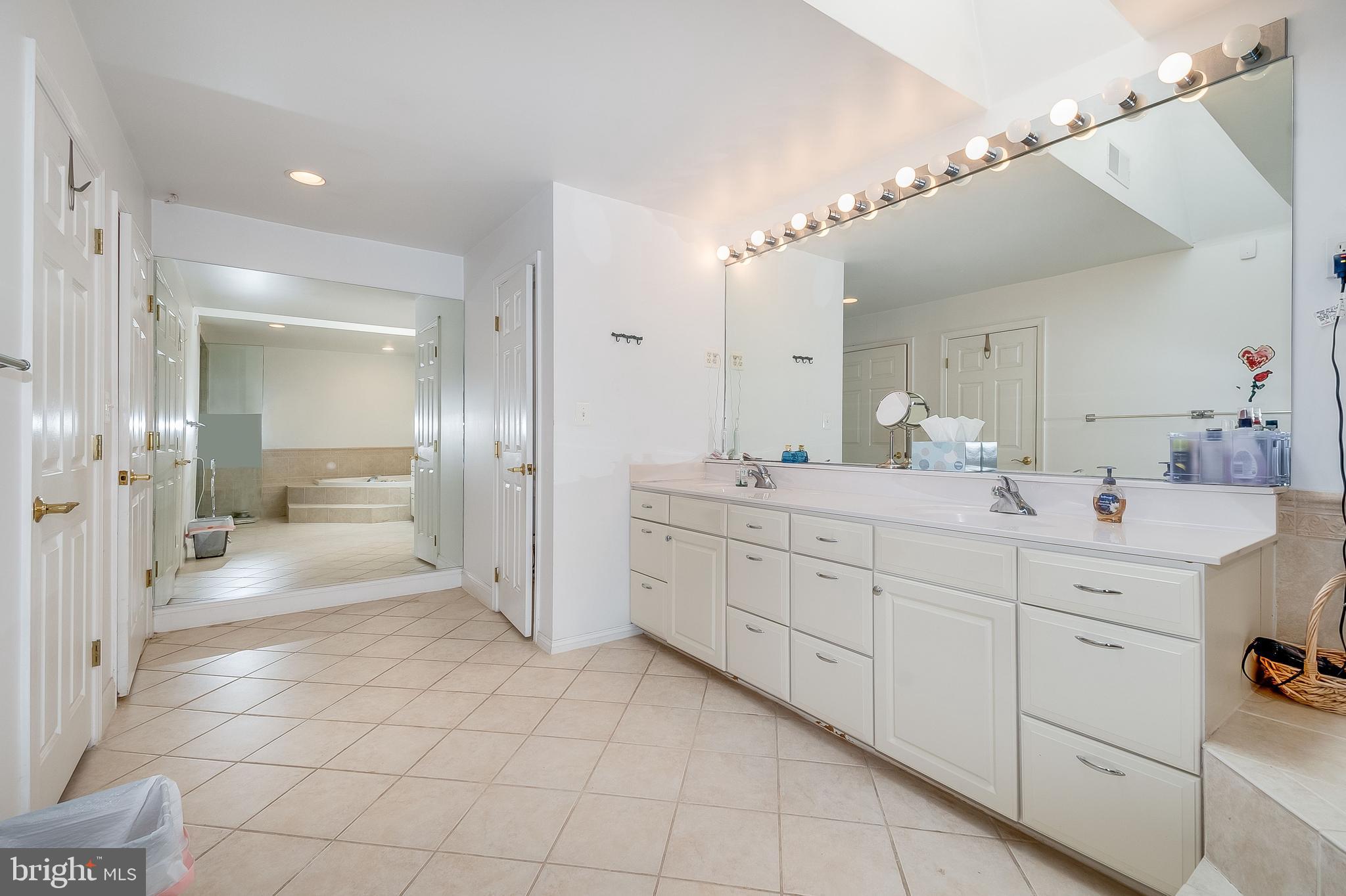 POTOMAC OUTSIDE - Residential