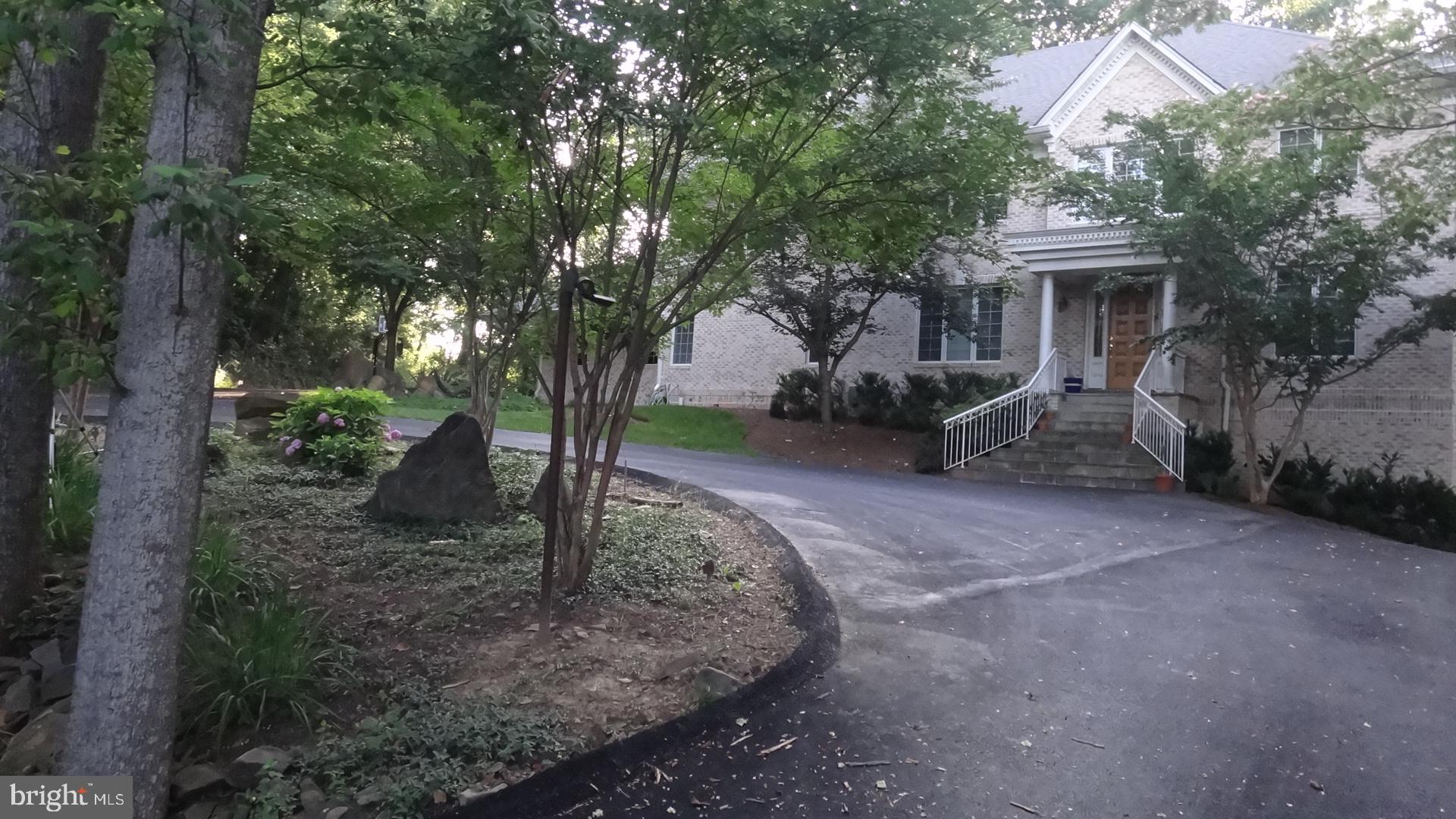 POTOMAC OUTSIDE - Residential