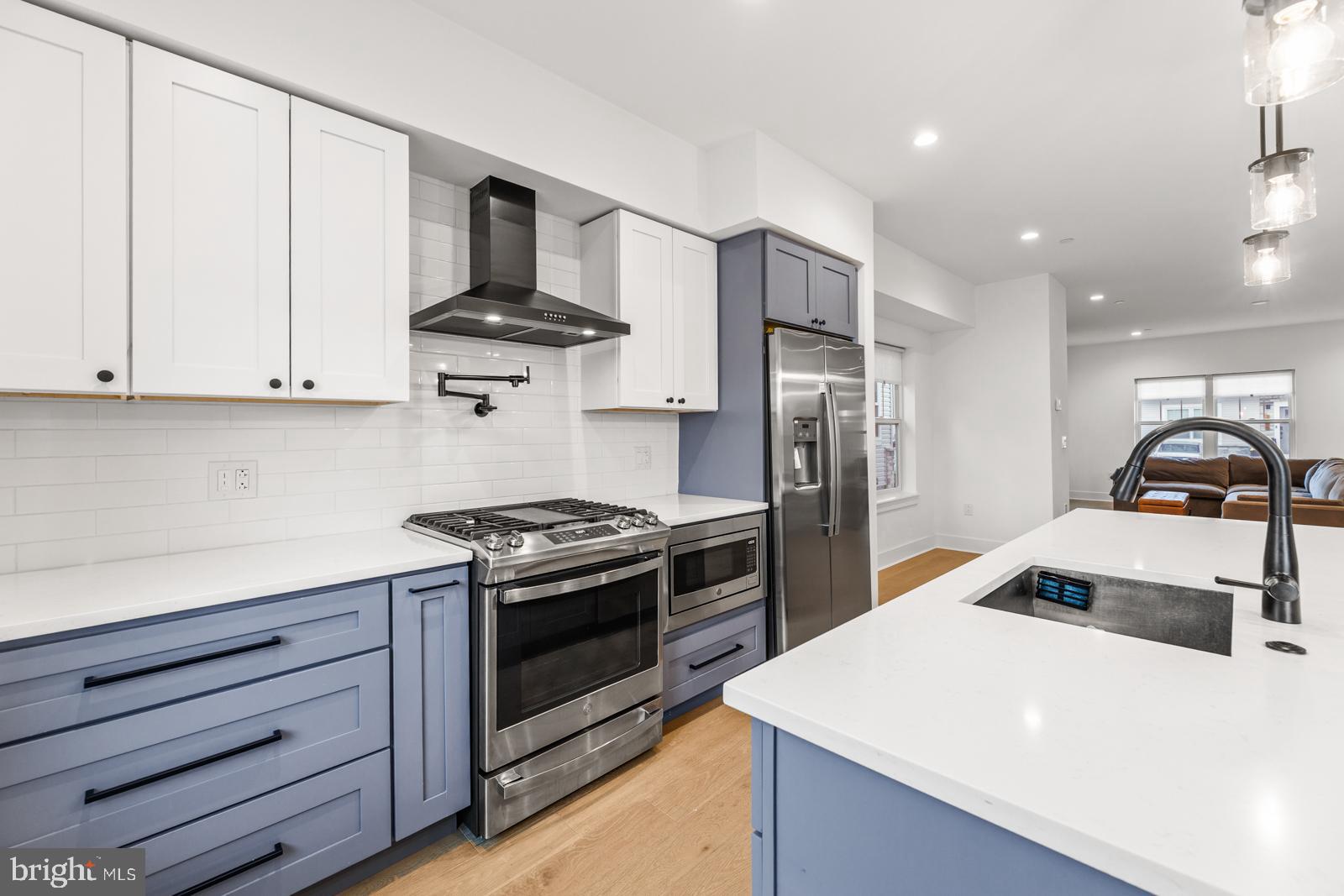 TORRESDALE MANOR - Residential