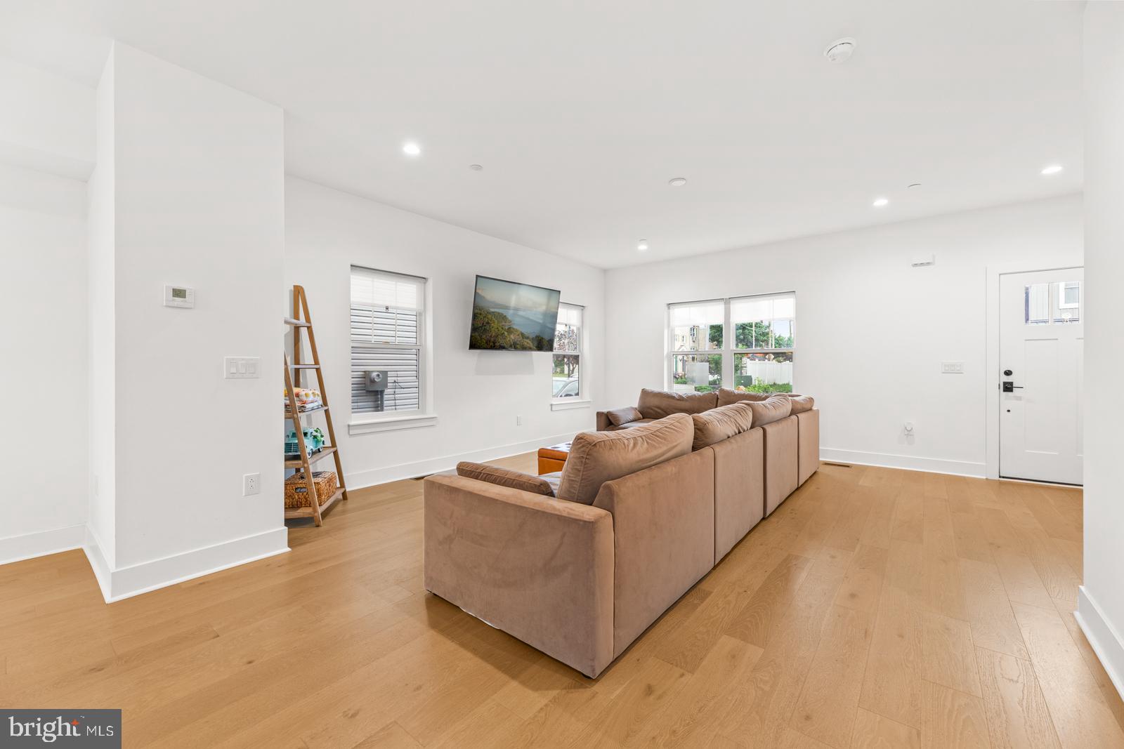 TORRESDALE MANOR - Residential