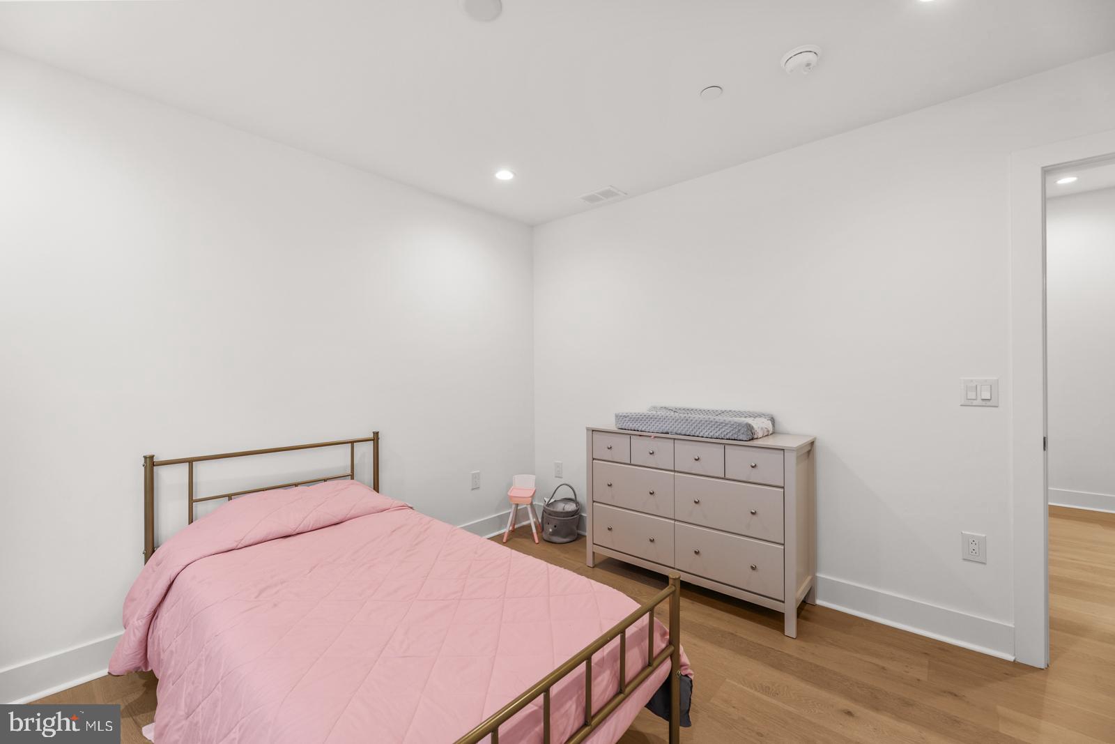 TORRESDALE MANOR - Residential