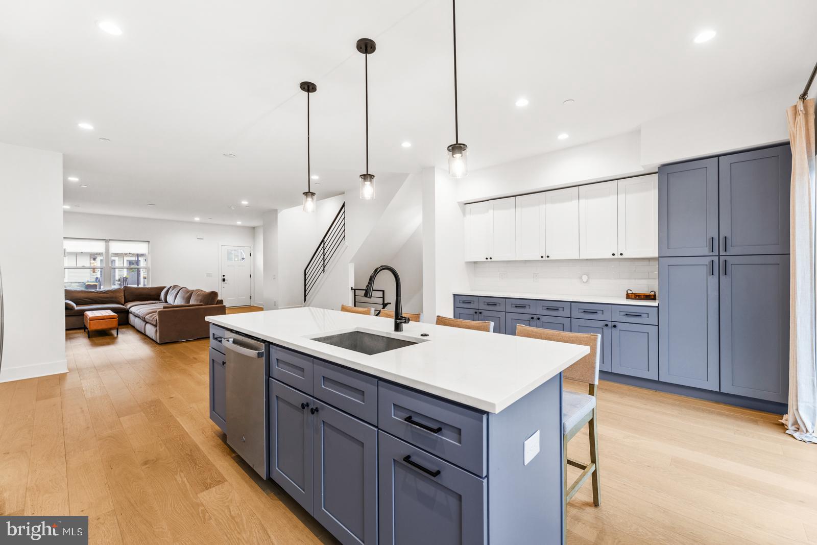TORRESDALE MANOR - Residential