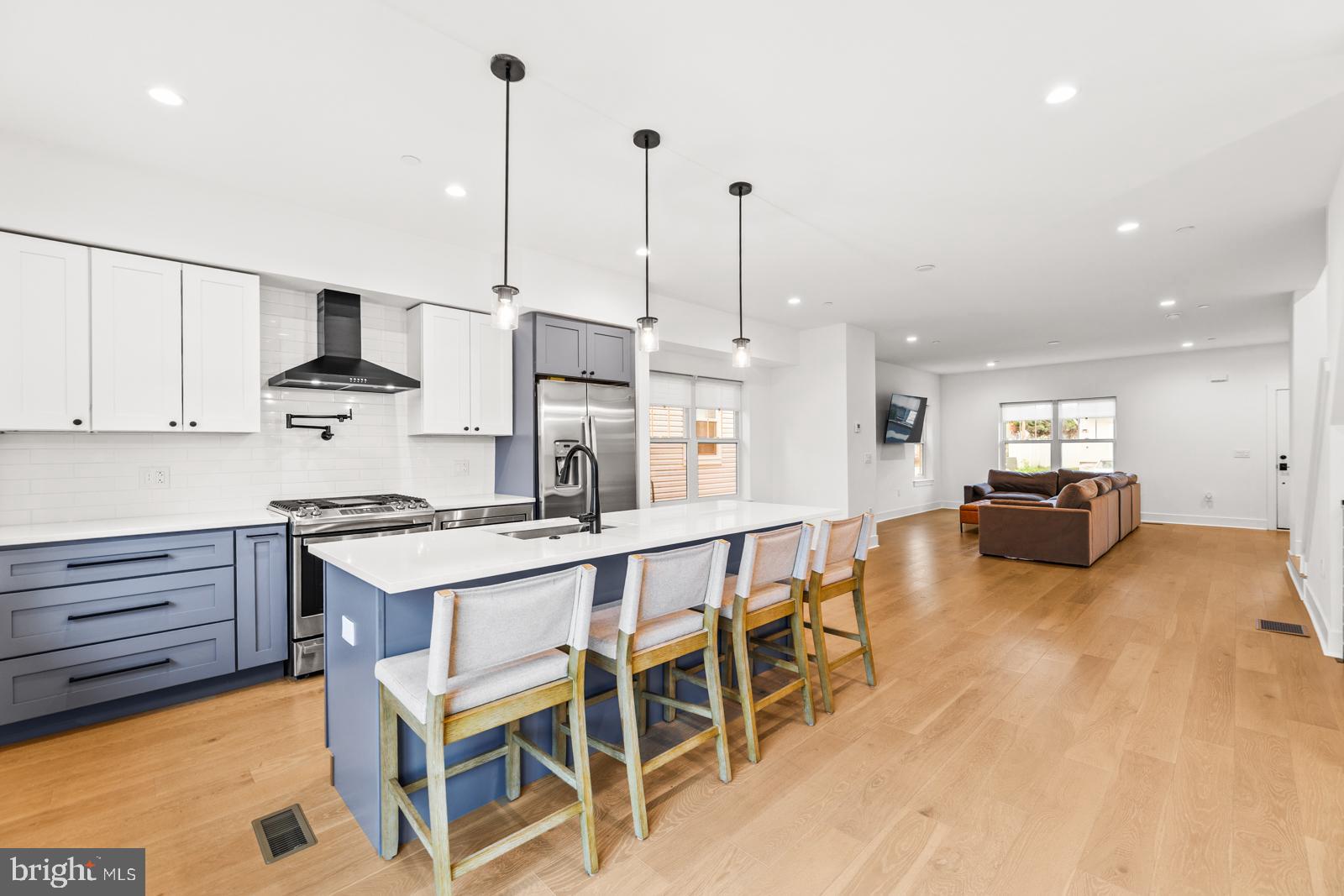 TORRESDALE MANOR - Residential