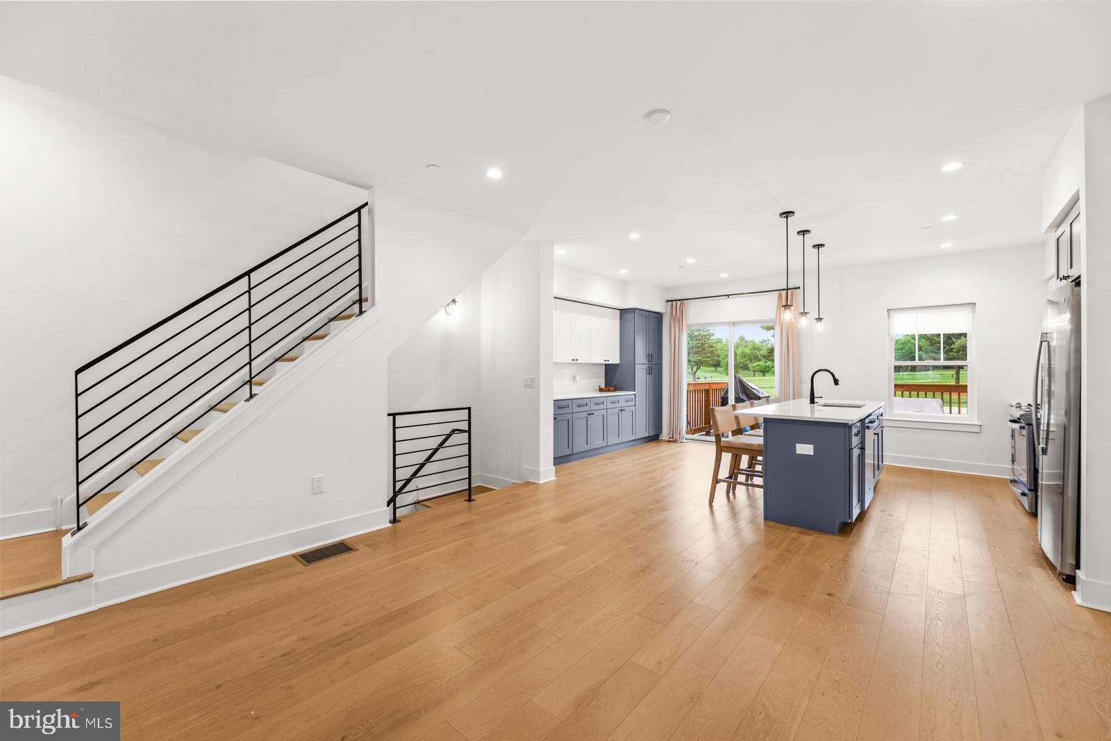 TORRESDALE MANOR - Residential
