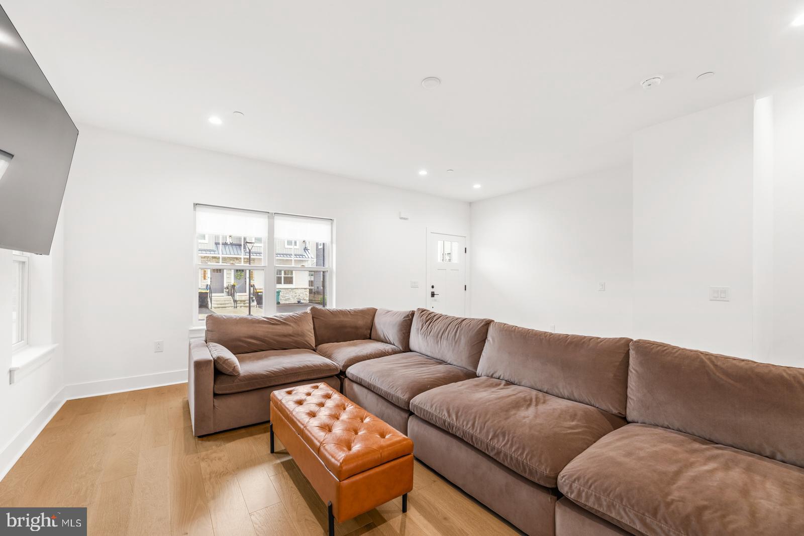 TORRESDALE MANOR - Residential
