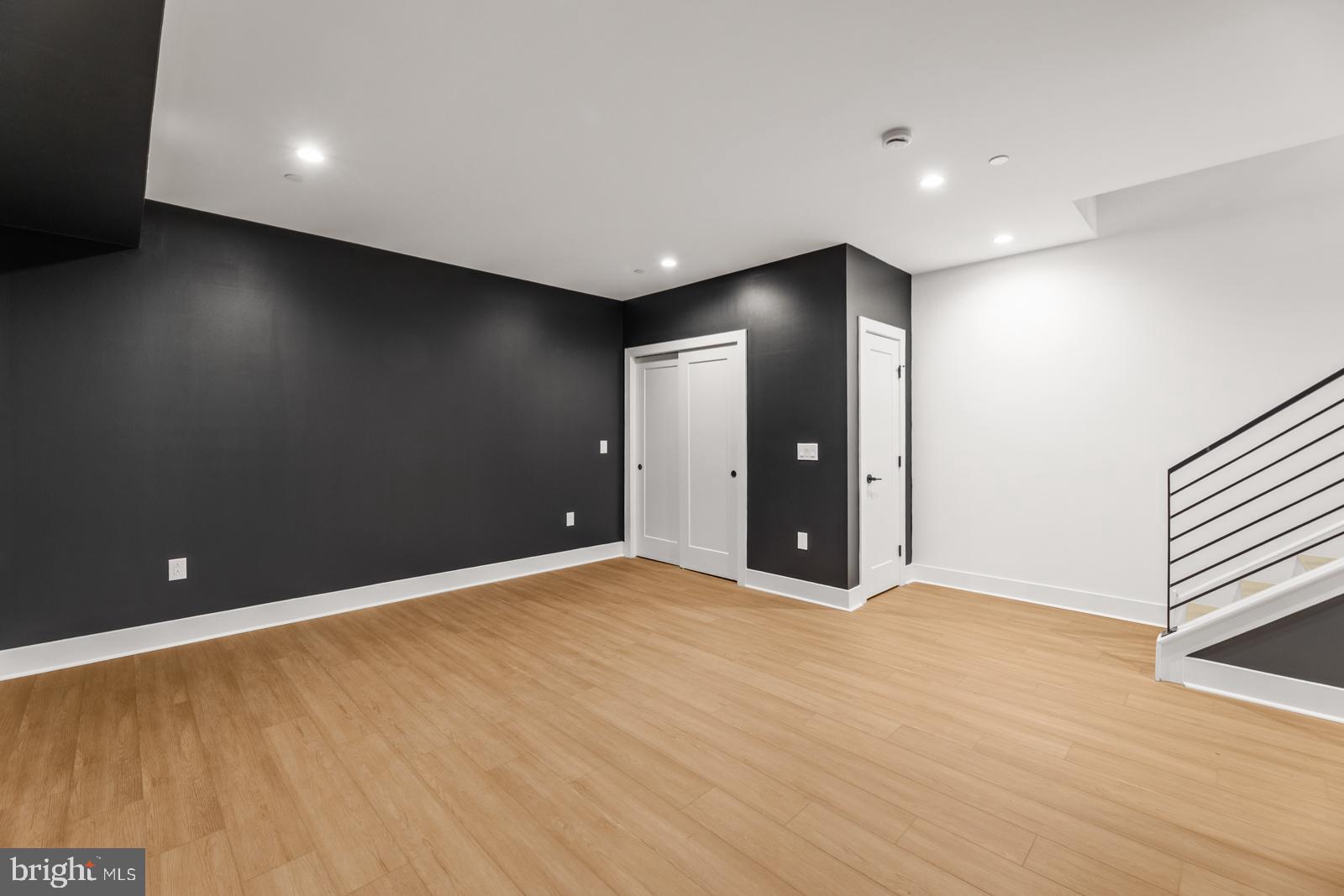 TORRESDALE MANOR - Residential
