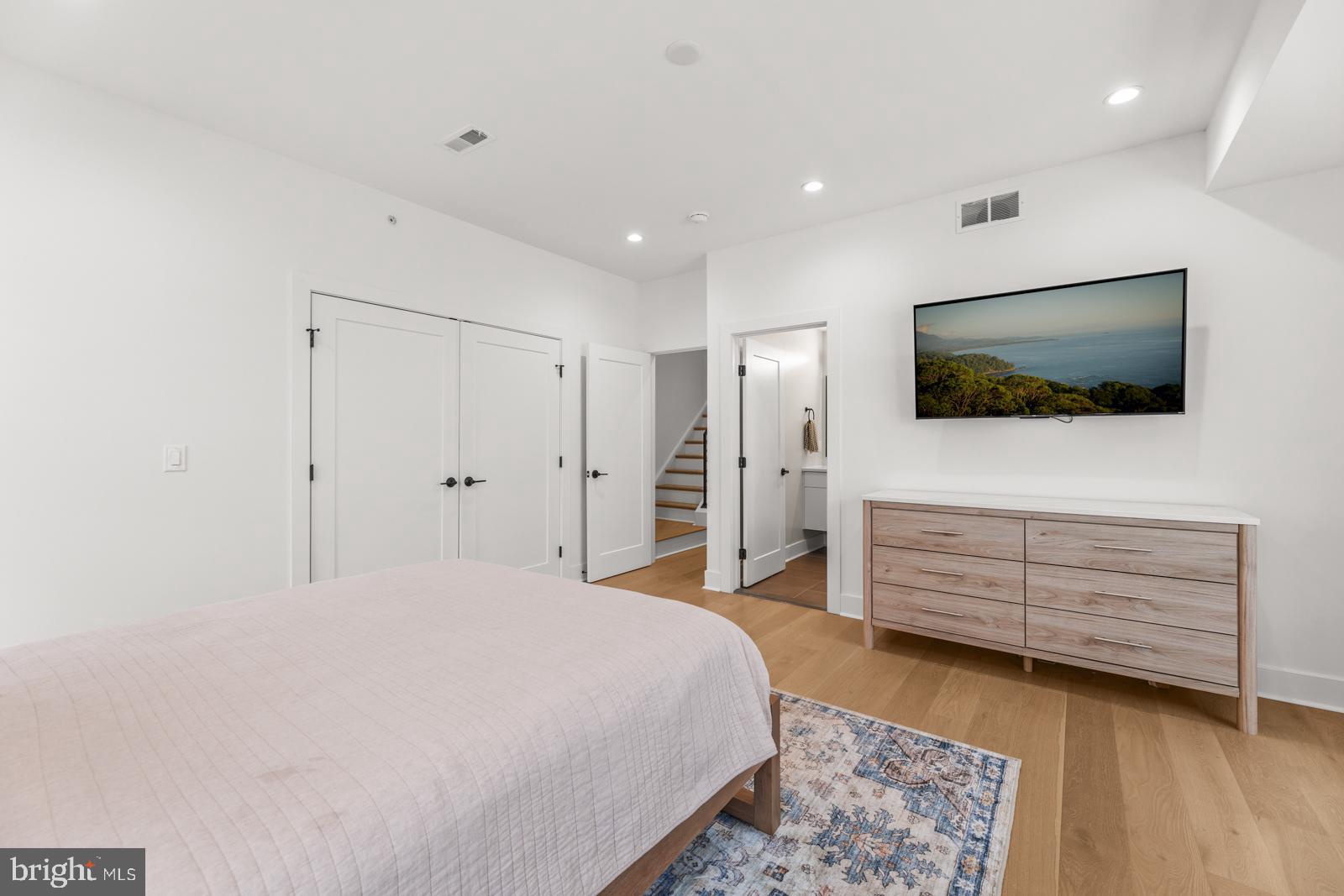 TORRESDALE MANOR - Residential