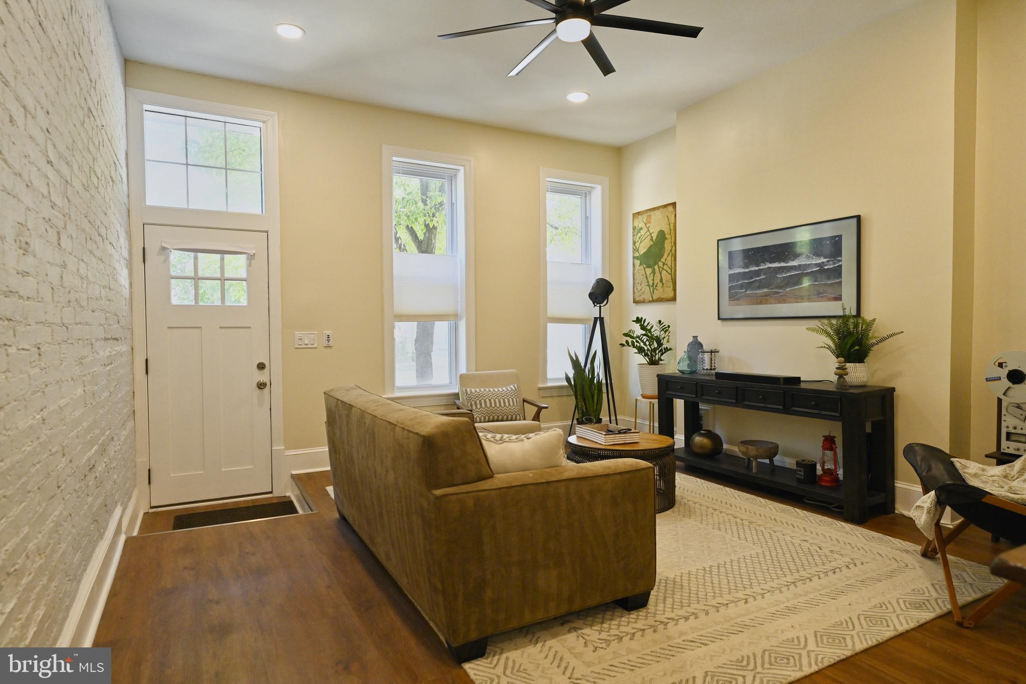 BARCLAY - GREENMOUNT - Residential Lease