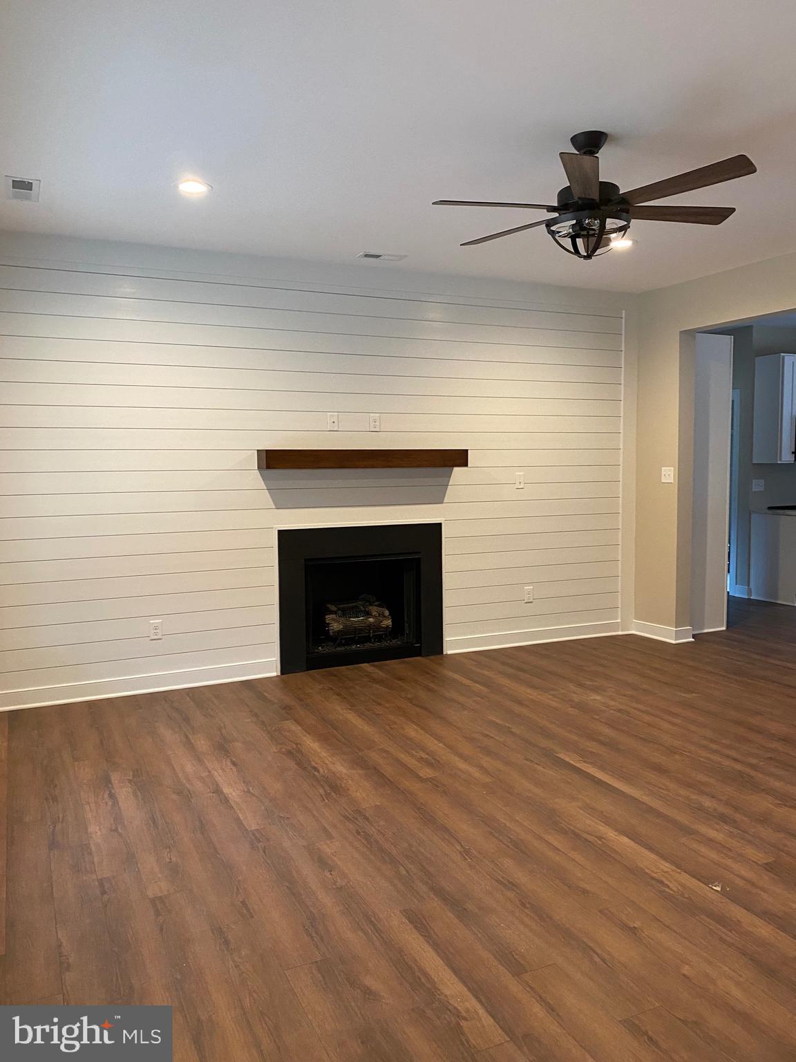 TALL PINES - Residential