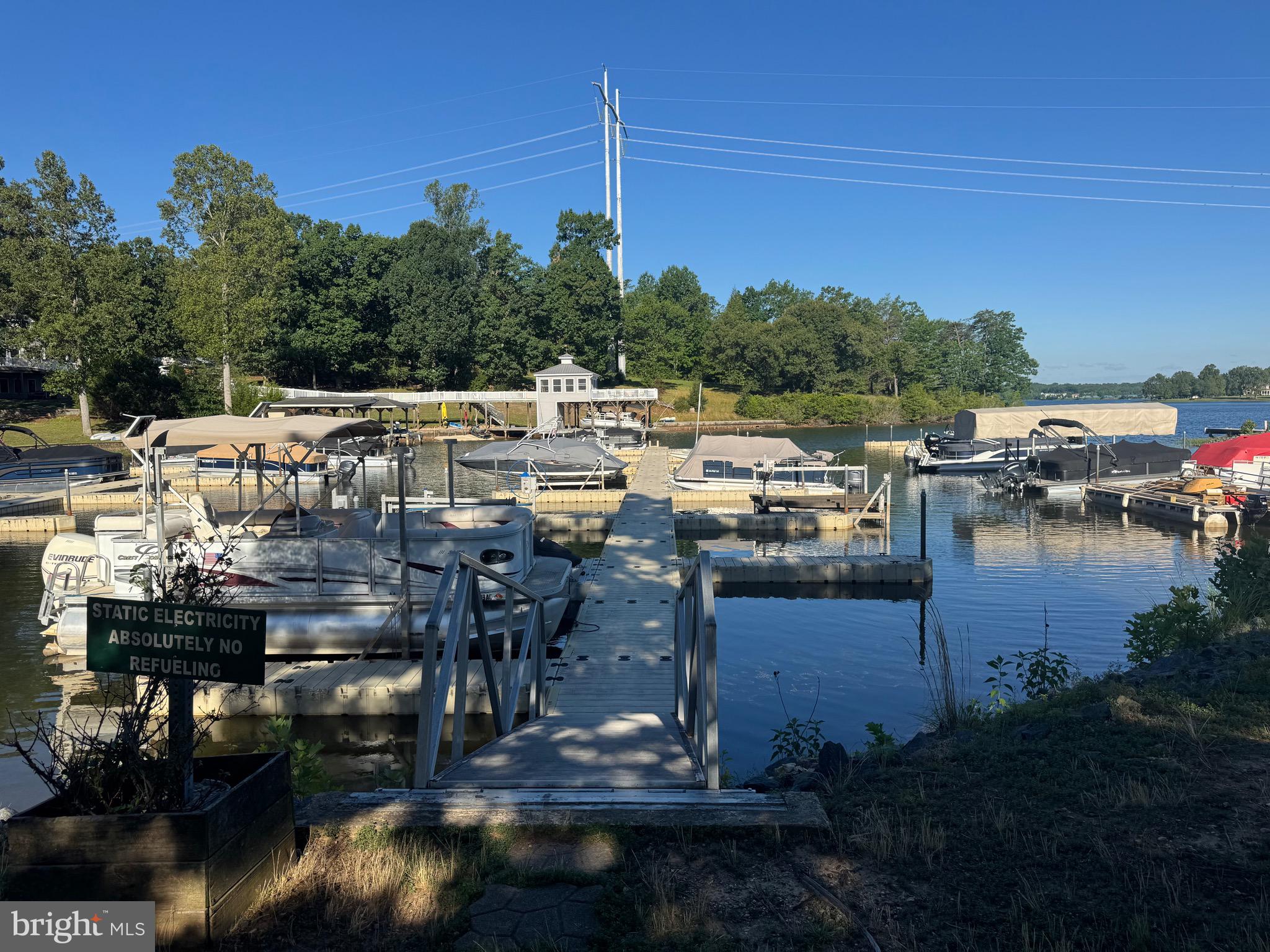 TALL PINES - Residential