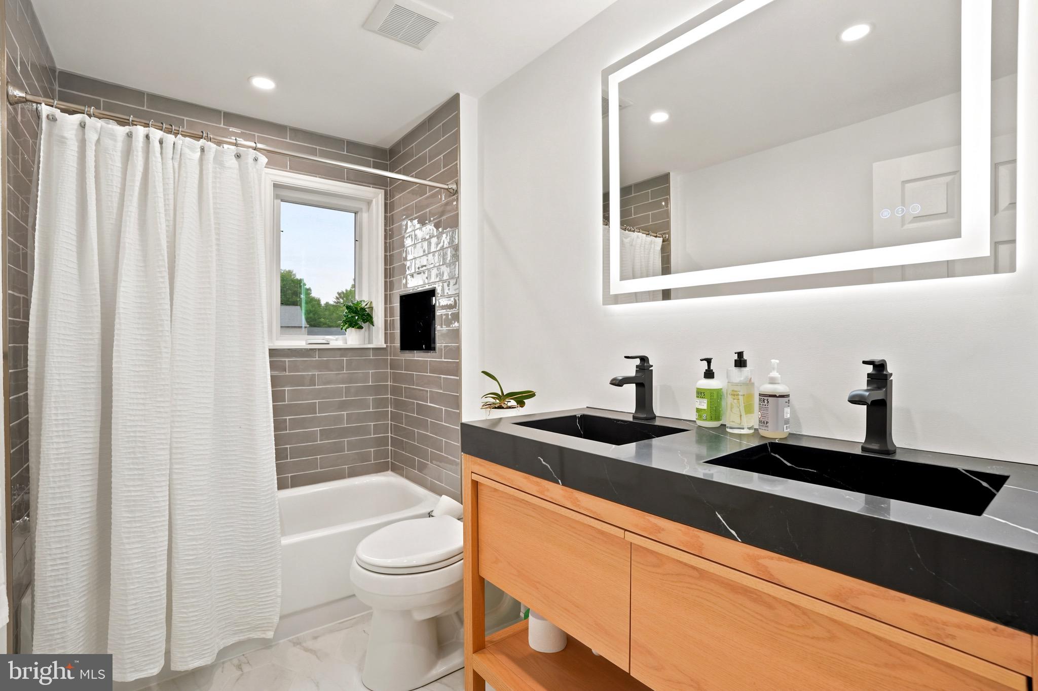 VALLEYWOOD - Residential