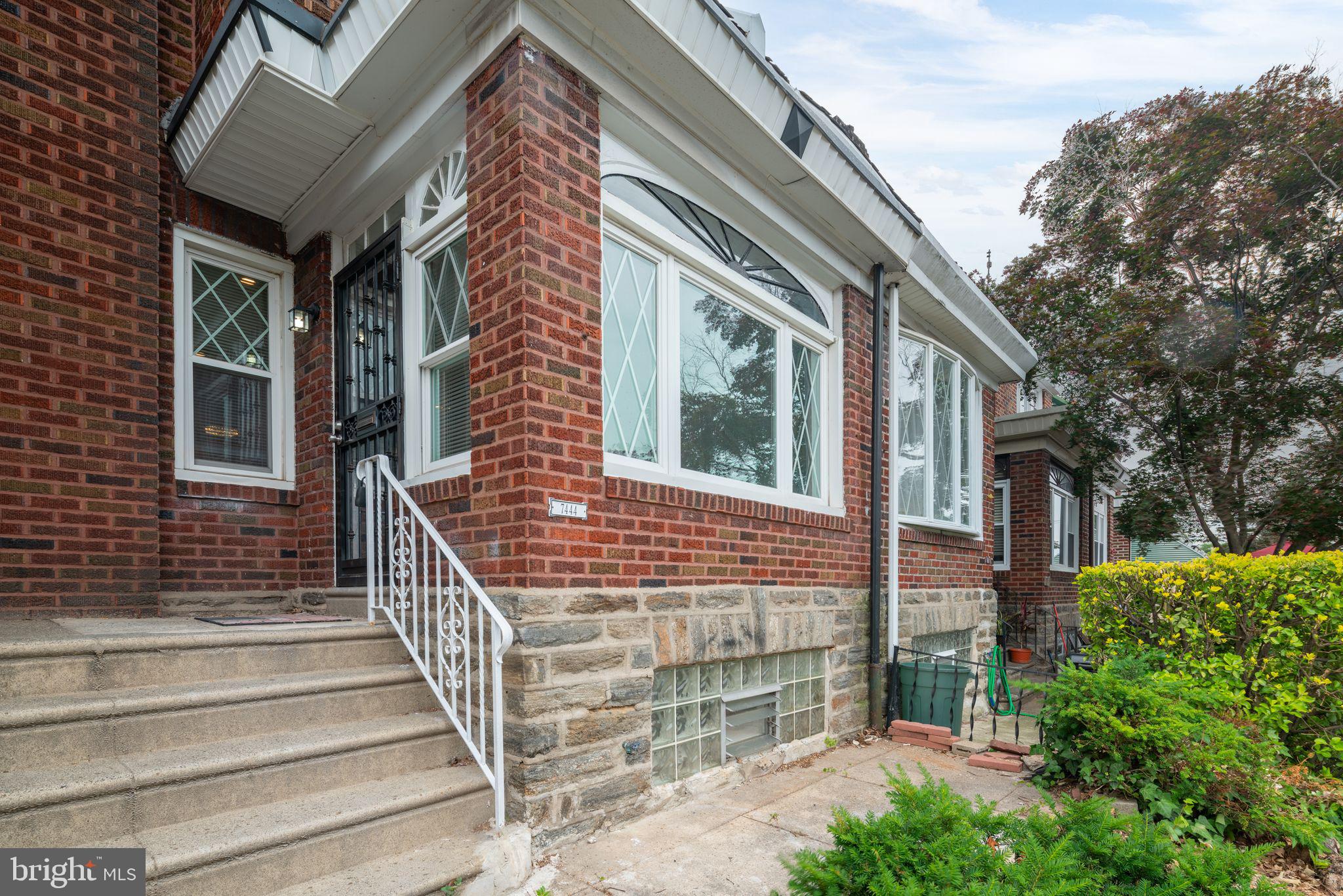 WEST OAK LANE - Residential