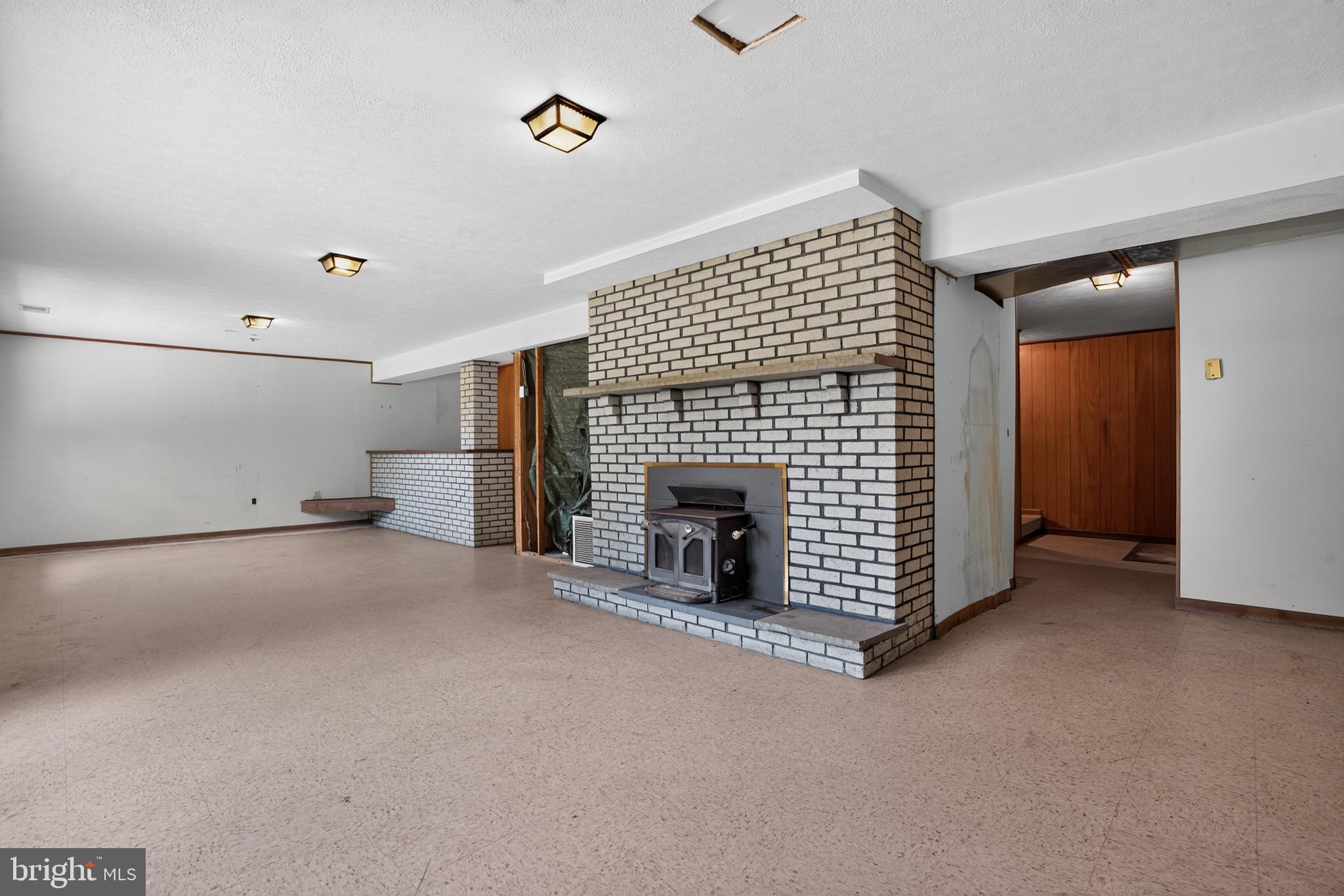 BARNESVILLE OUTSIDE - Residential