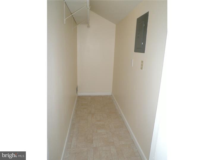 LAUREL SPRINGS - Residential