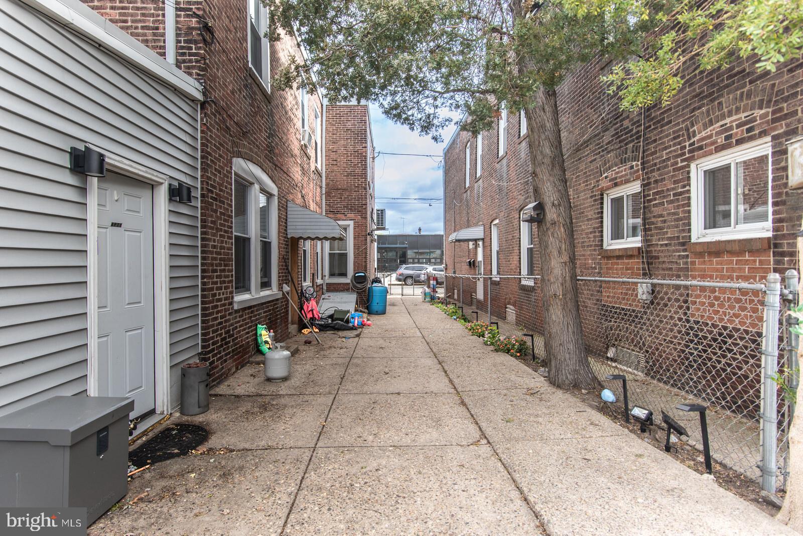 BRIDESBURG - Residential