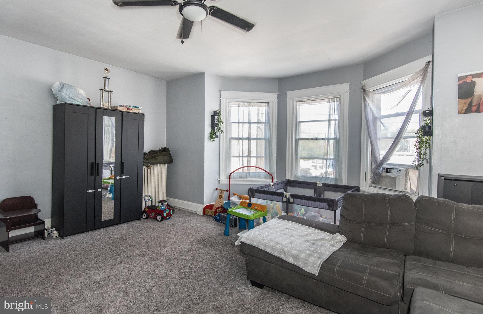 BRIDESBURG - Residential