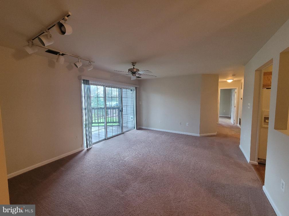 LAKESIDE CONDOS - Residential Lease