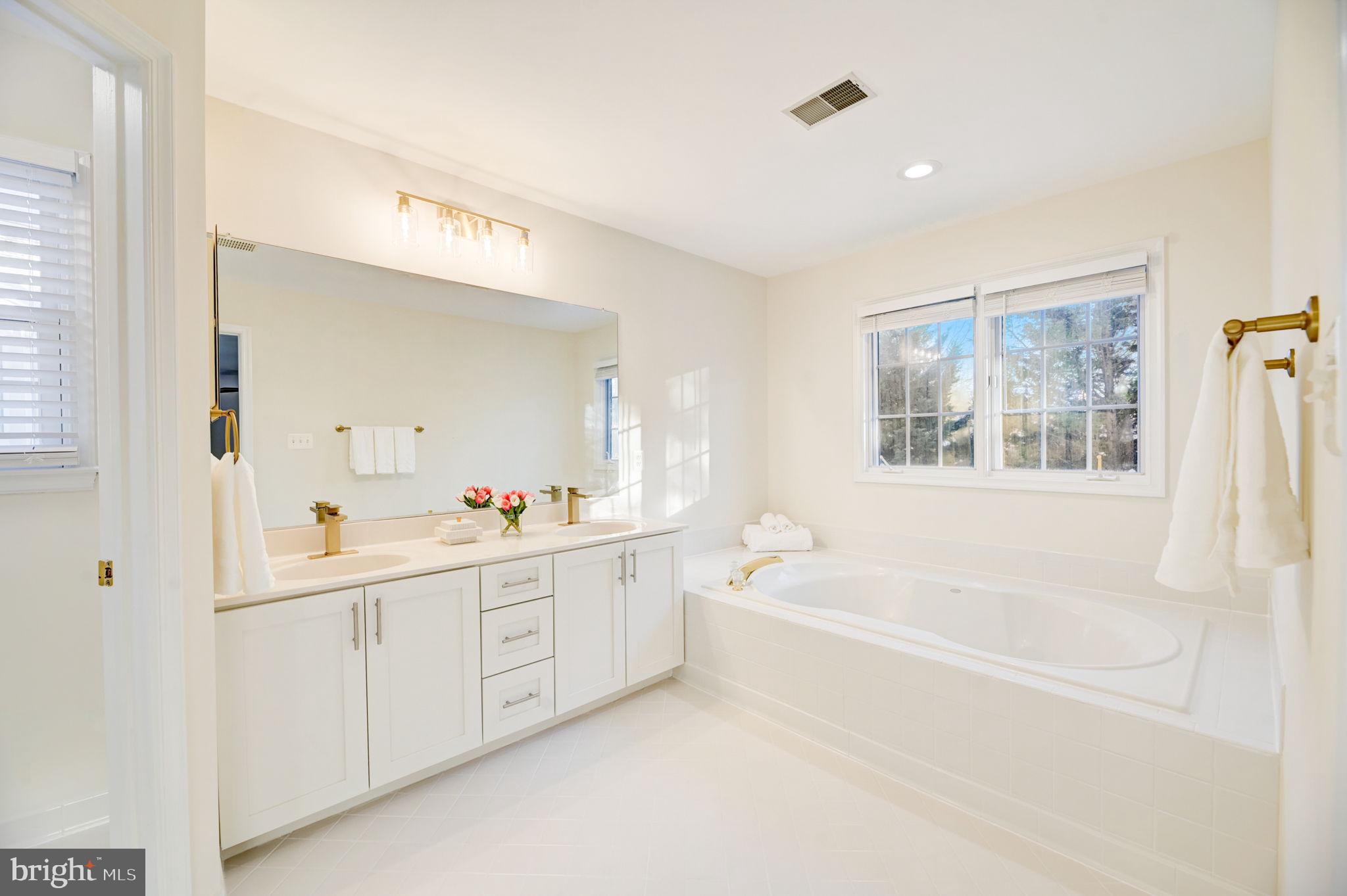 RUNNYMEADE - Residential