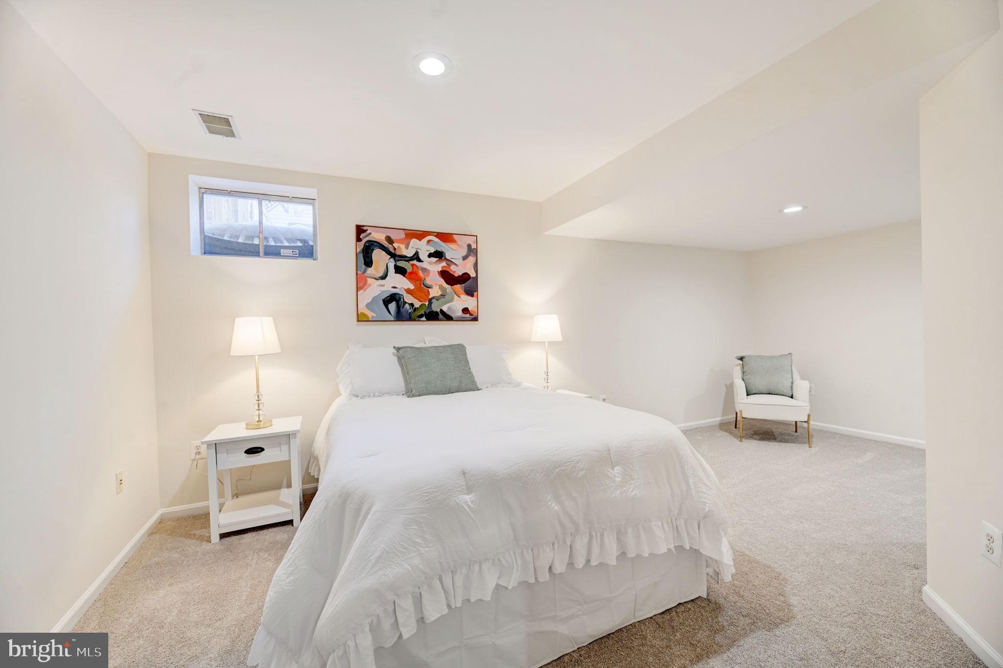 RUNNYMEADE - Residential