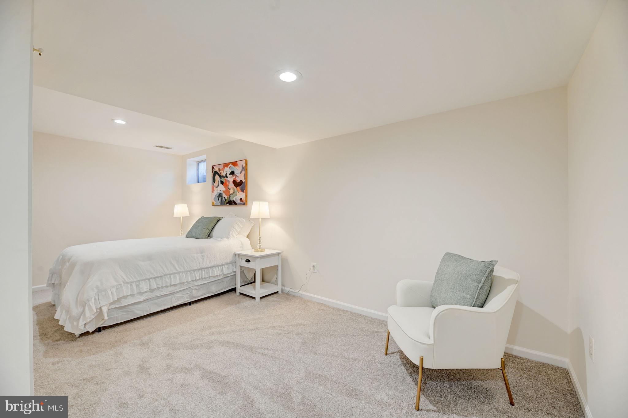 RUNNYMEADE - Residential