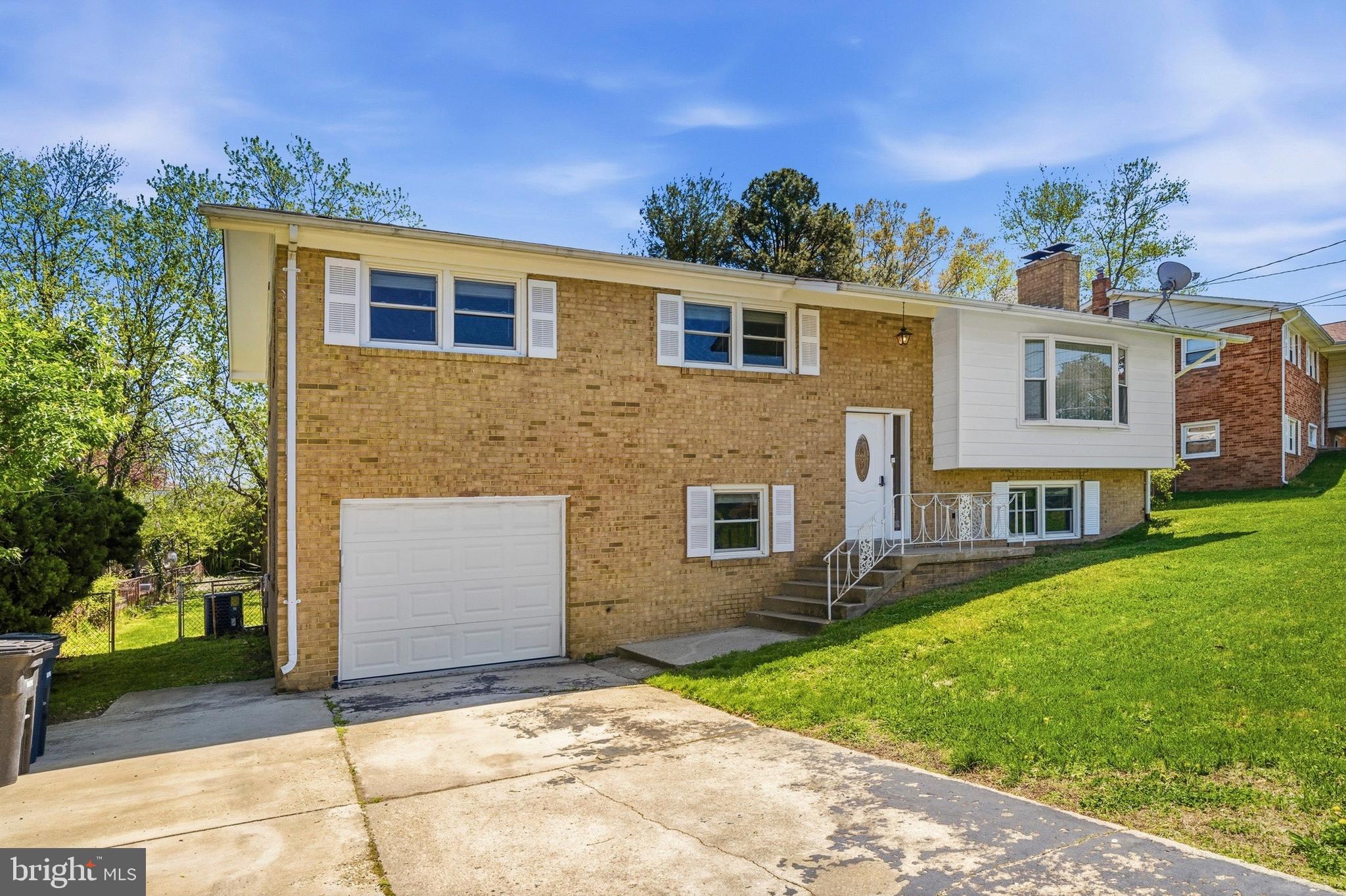 WOODBERRY FOREST - Residential
