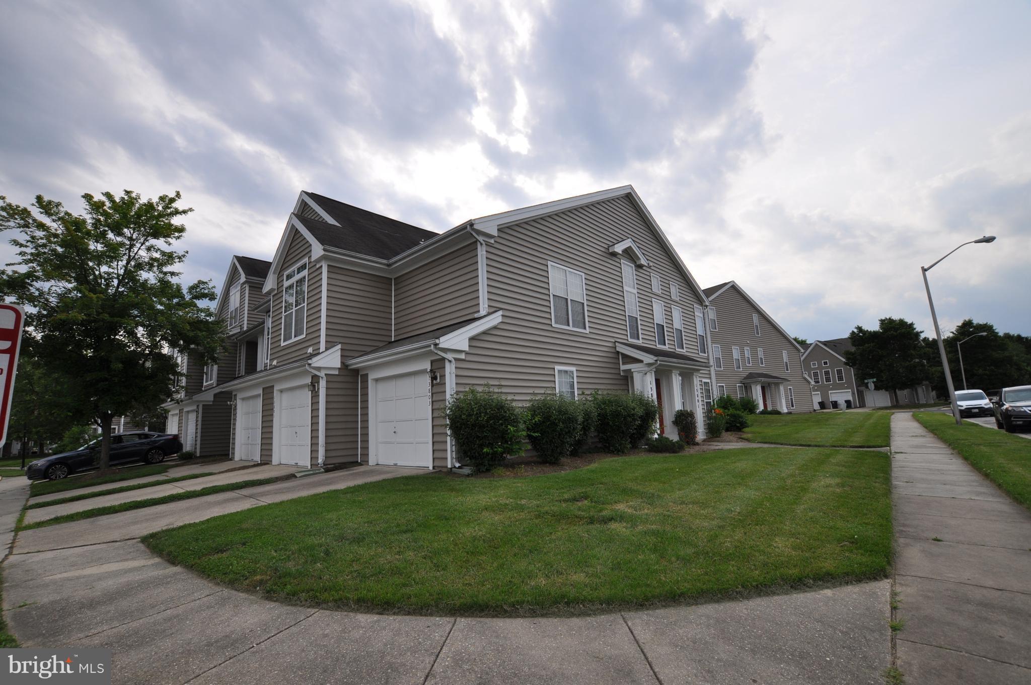 Hurry- 2nd CHANCE OPPORTUNITY! Immaculate,gorgeous 3-lvl condo had multiple offers-buyer s financing fell thru. Sleek, modern, renov. end unt- unique open plan w/soaring ceilings,fireplace,cozy loft & upgrades galore- Newly renovated kitchen & baths w/recessed lighting & porcelain & hdwood floors! Private d/w, garage +ample strt prkng close to Jnt Bs Andrews, Washington DC, shopping- Grt community