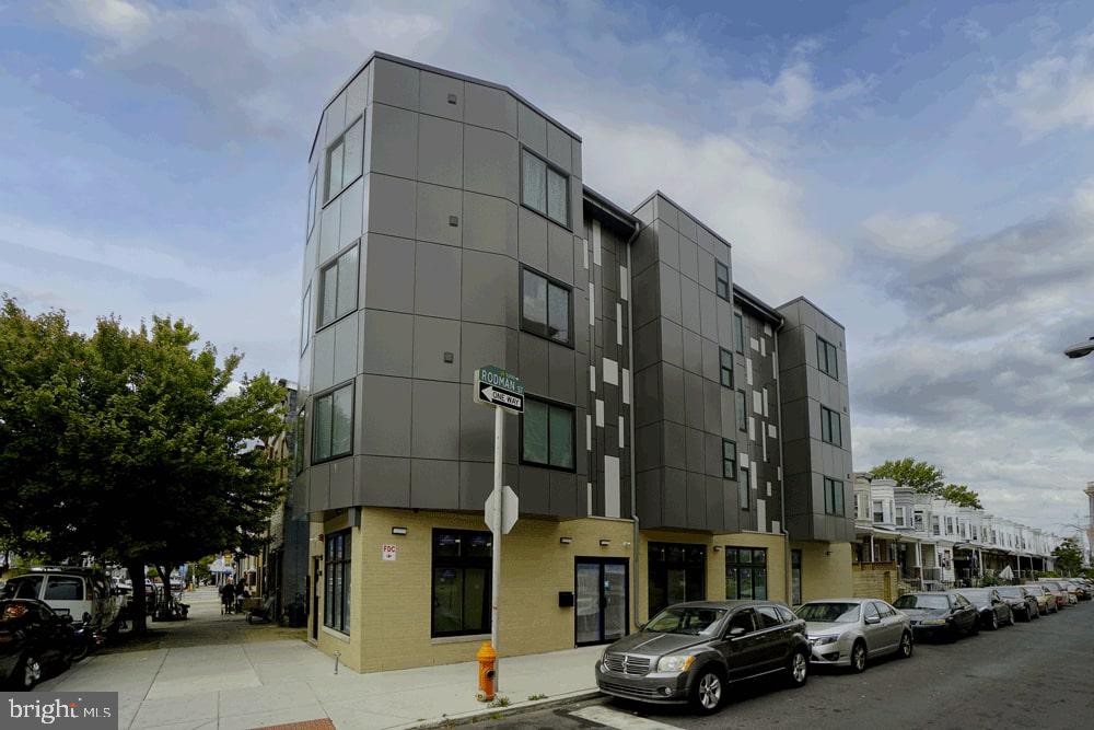 UNIVERSITY CITY - Residential Income