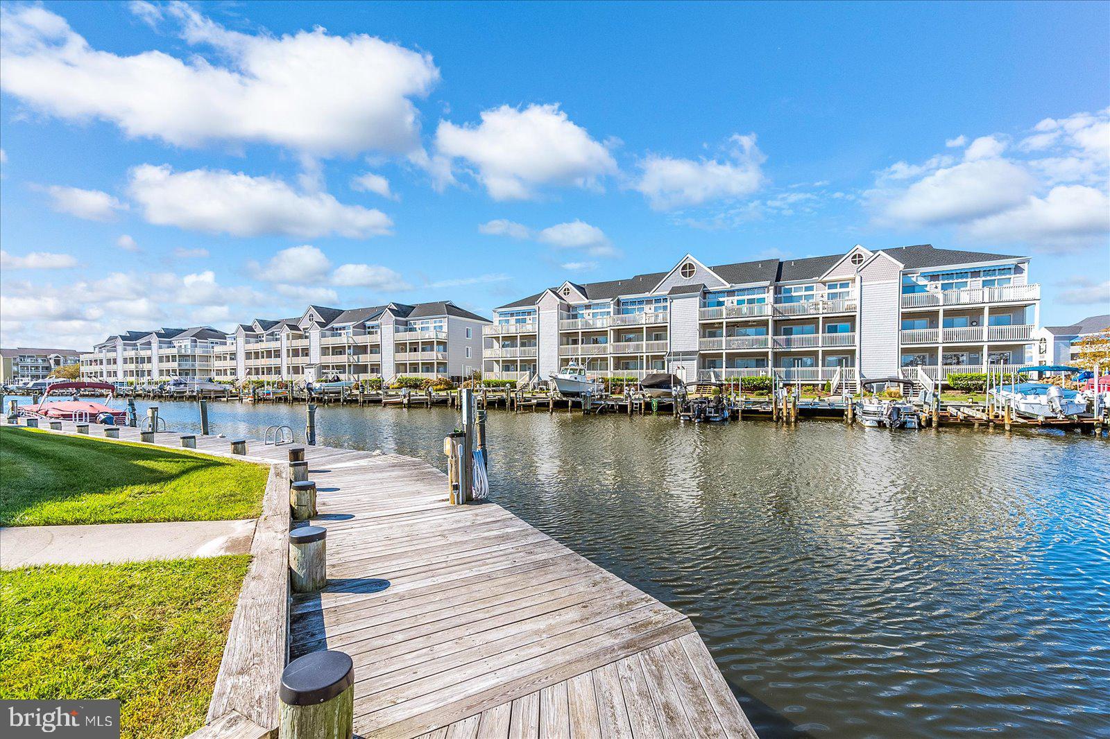 HIDDEN HARBOR - Residential
