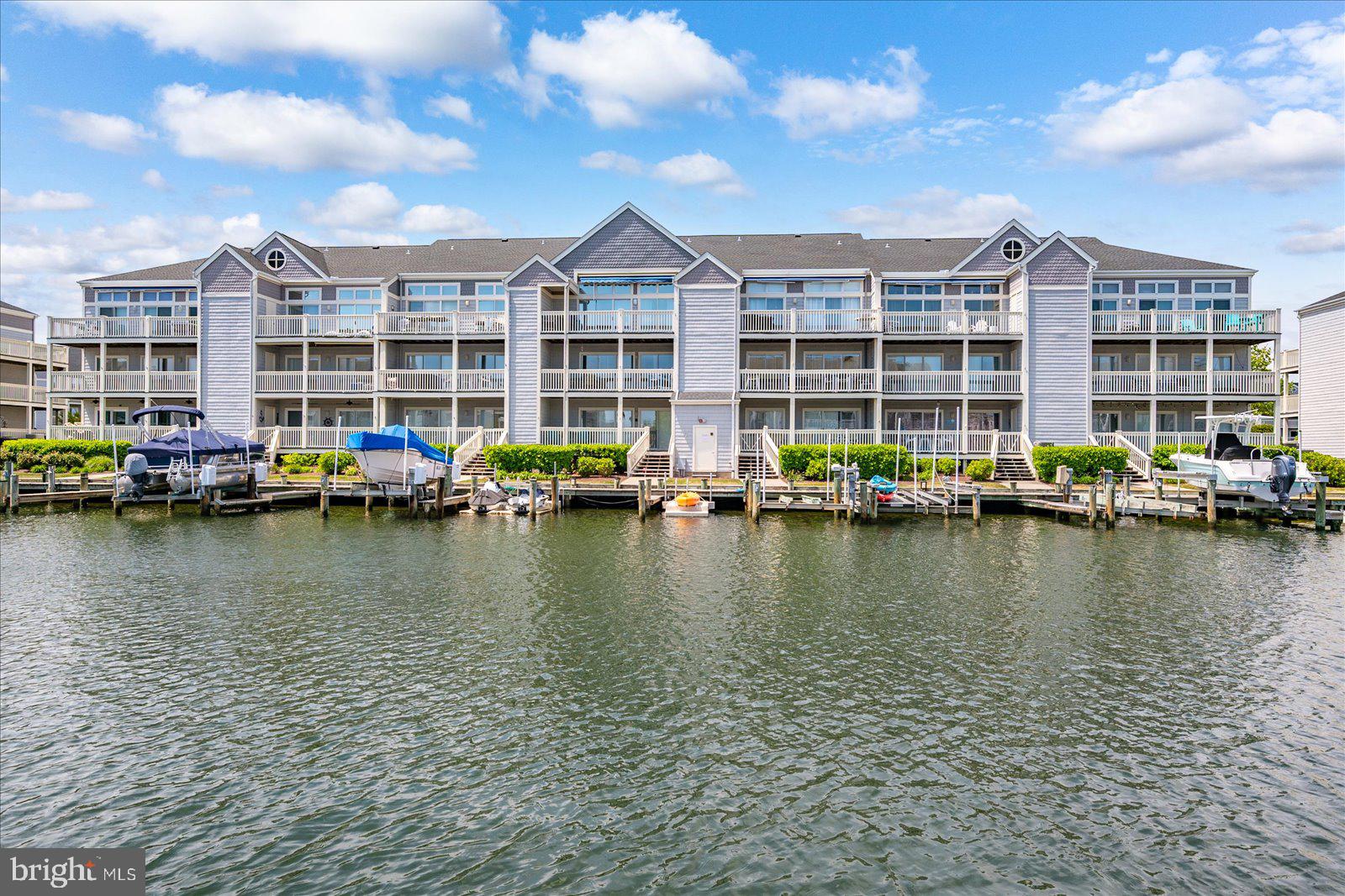 HIDDEN HARBOR - Residential