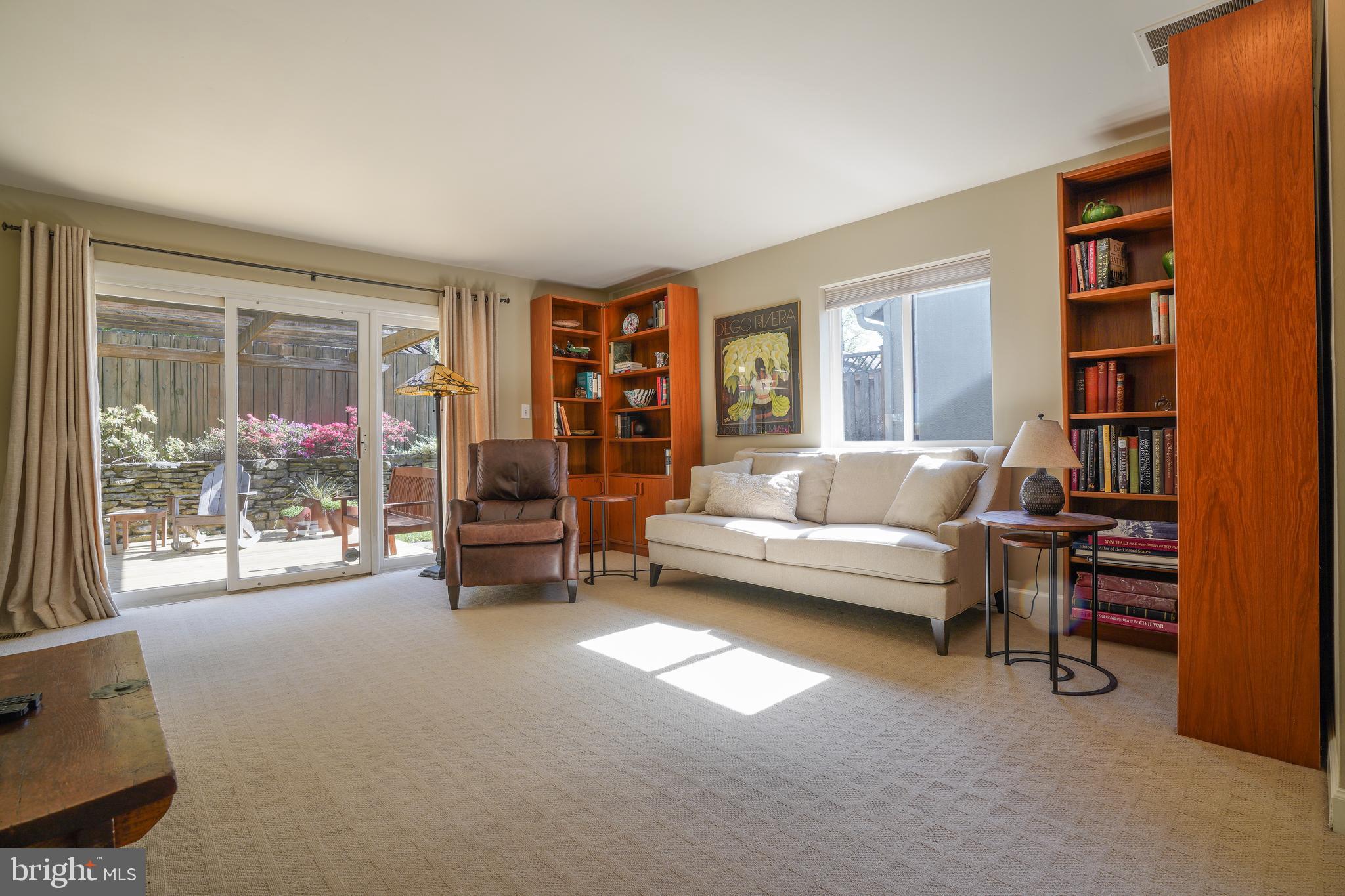 OAKLAND MILLS - Residential