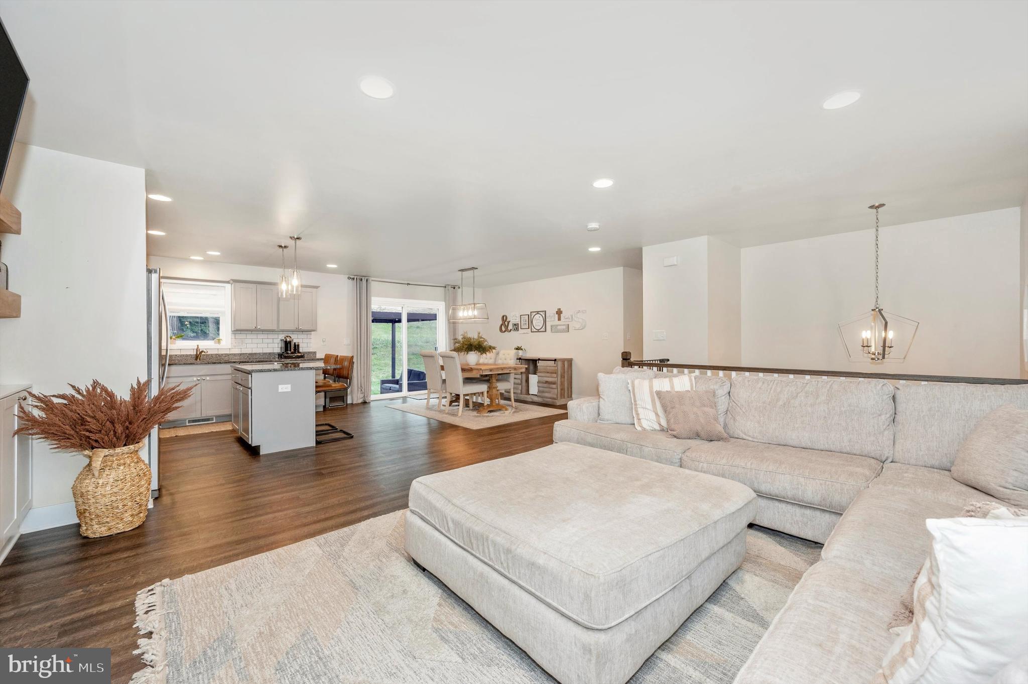 HUNTERS RIDGE - Residential