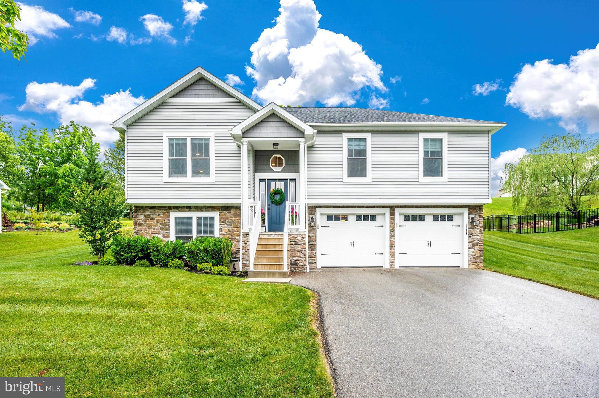 HUNTERS RIDGE - Residential