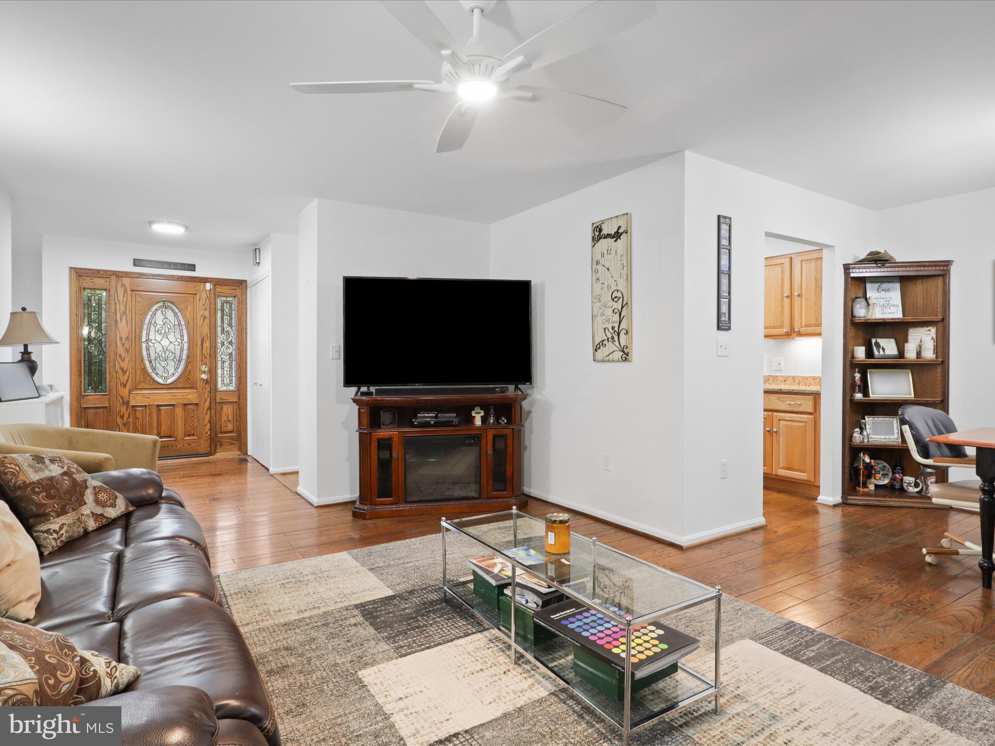 LINCOLNIA WOODS - Residential
