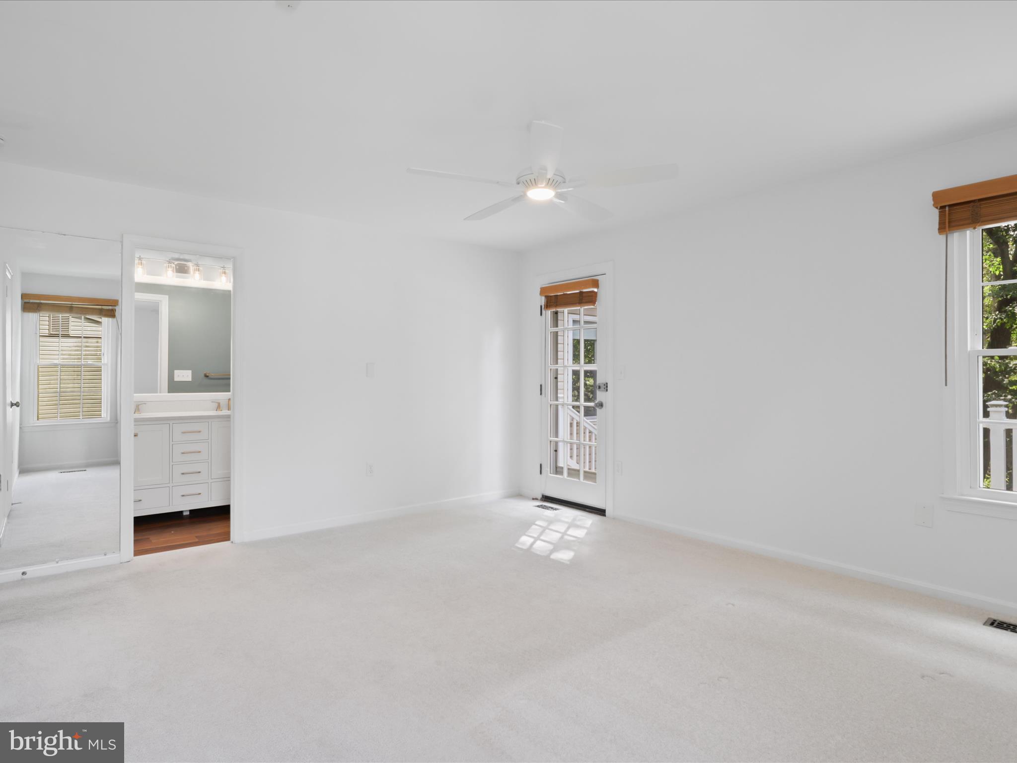 LINCOLNIA WOODS - Residential