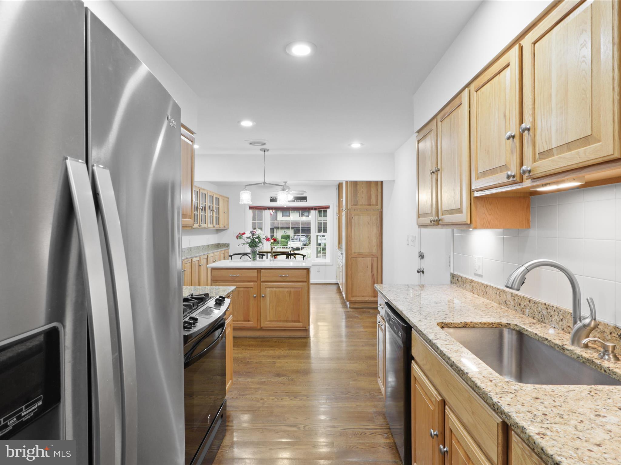 LINCOLNIA WOODS - Residential