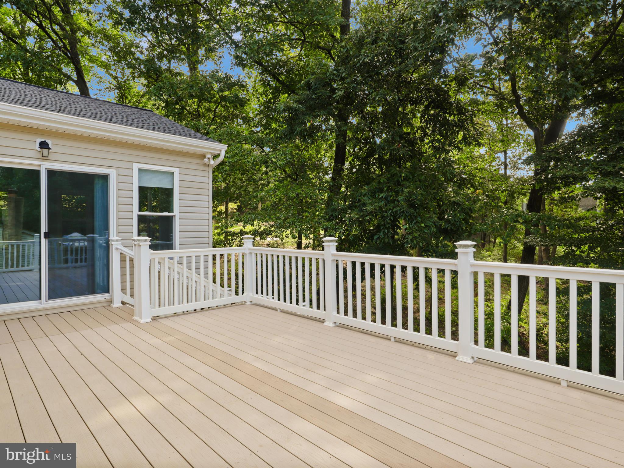 LINCOLNIA WOODS - Residential