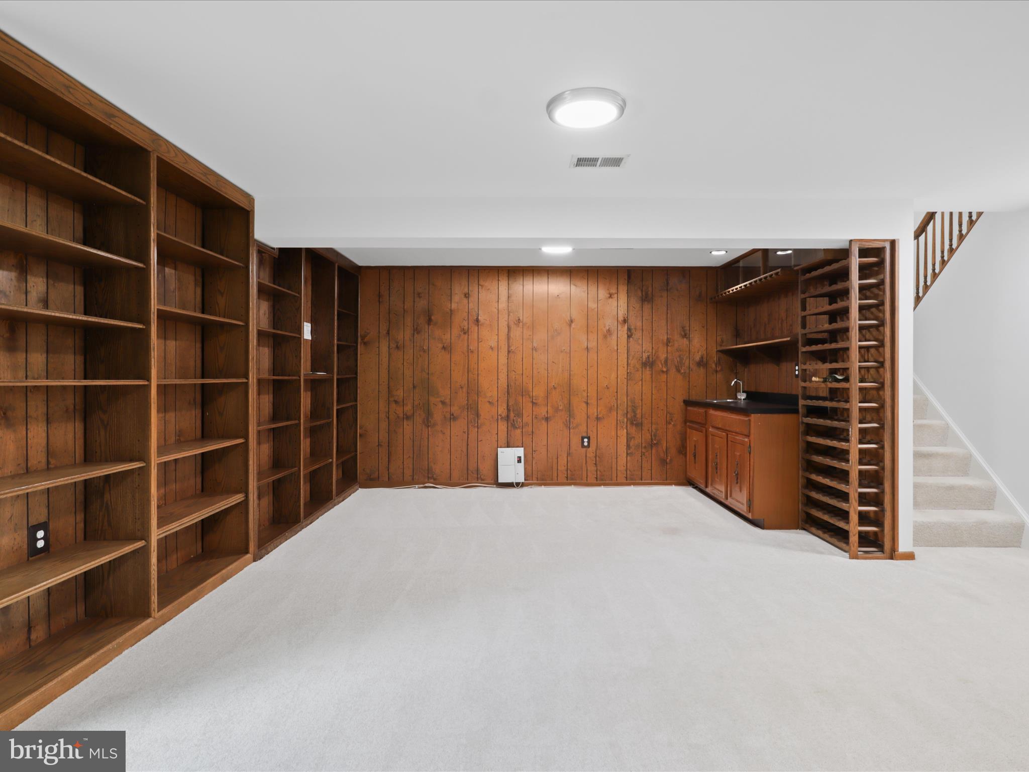 LINCOLNIA WOODS - Residential