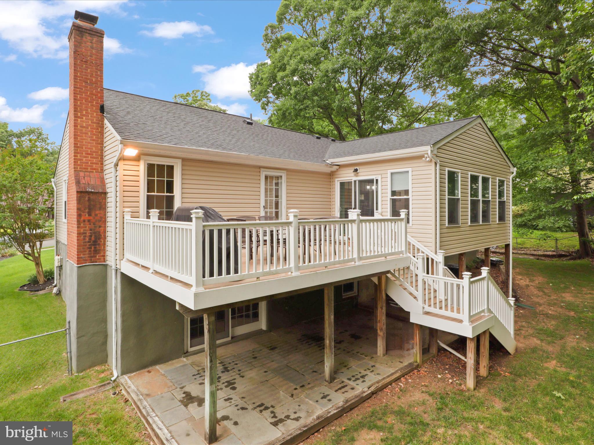 LINCOLNIA WOODS - Residential