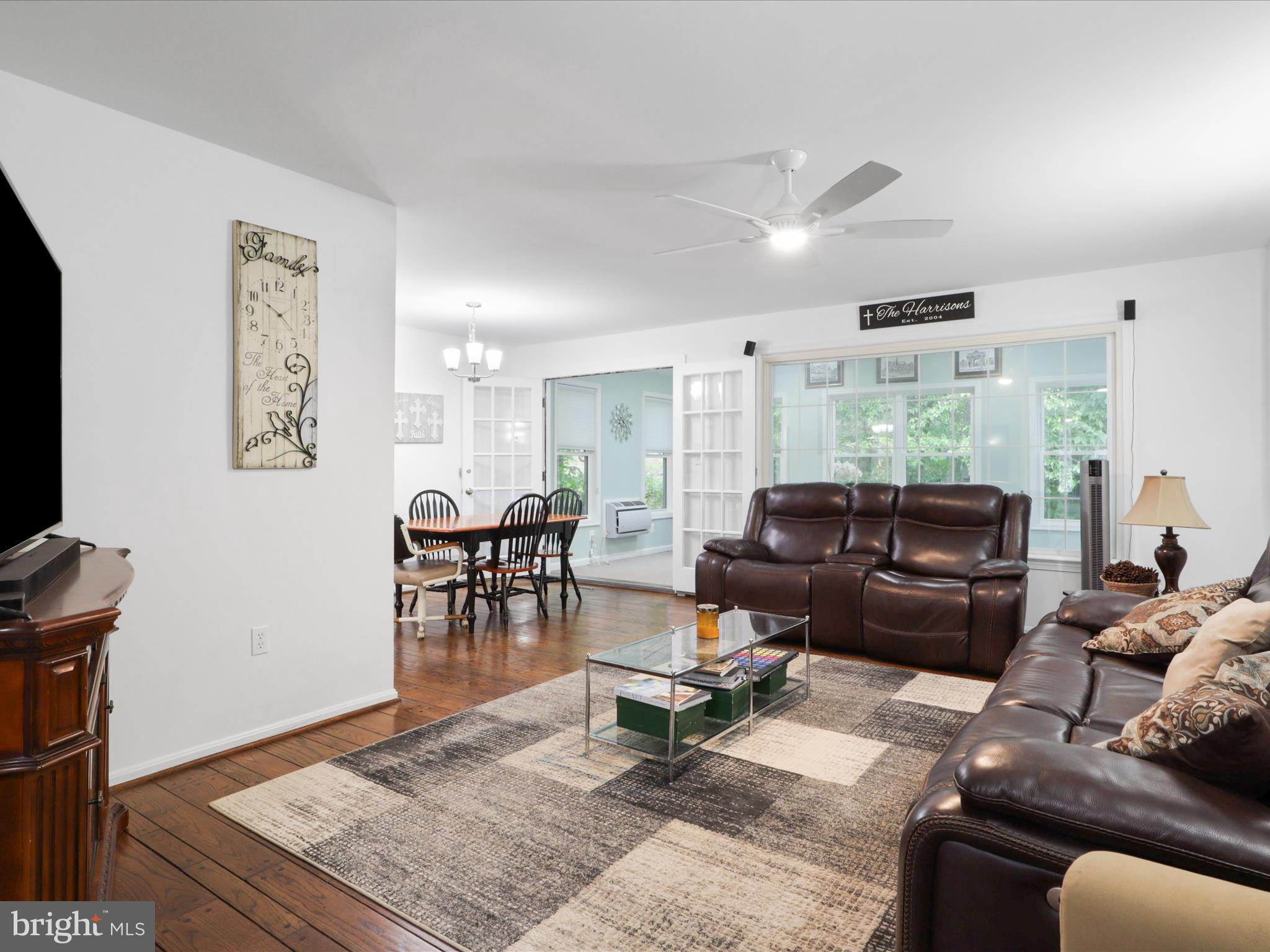 LINCOLNIA WOODS - Residential