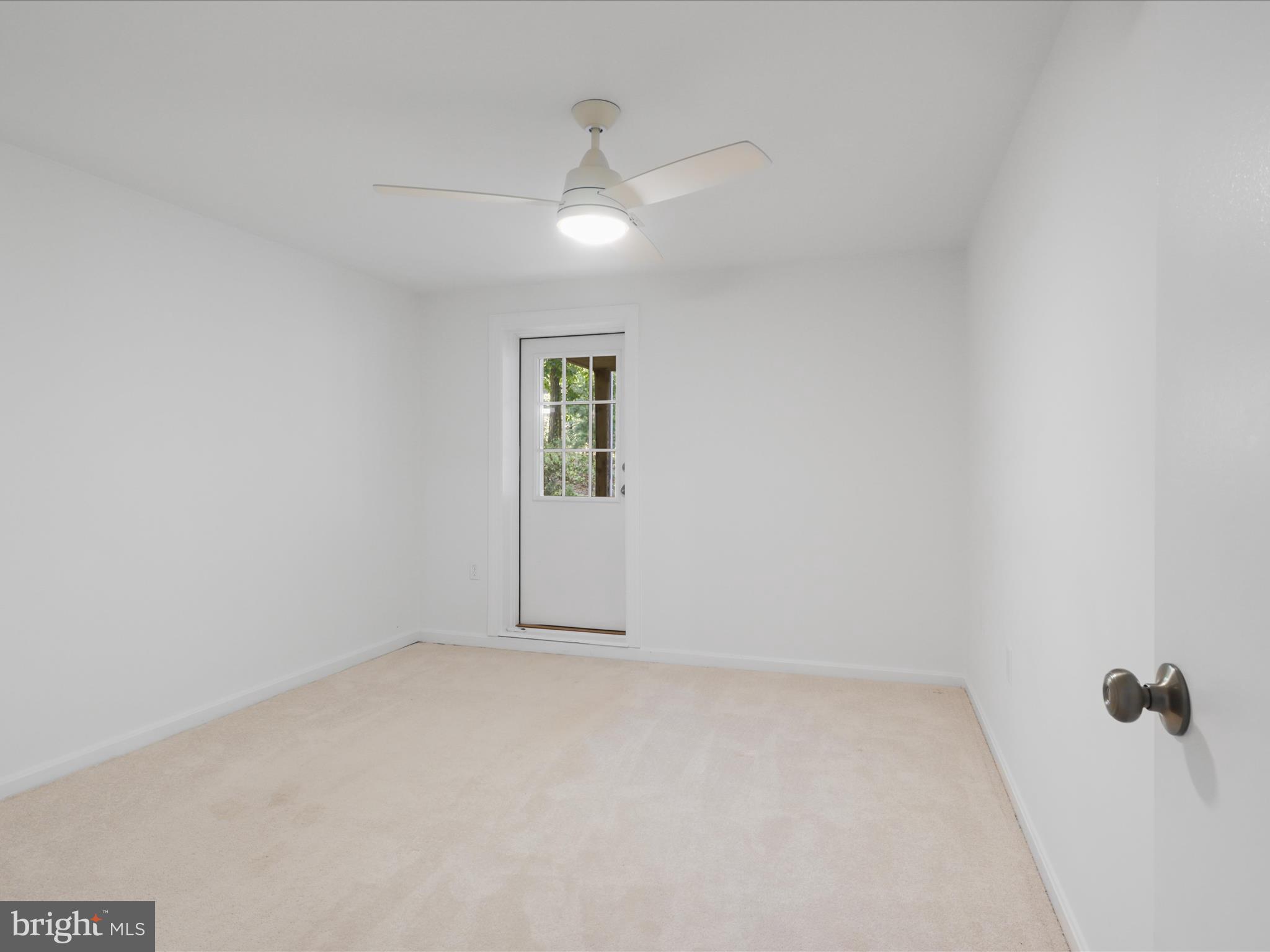 LINCOLNIA WOODS - Residential