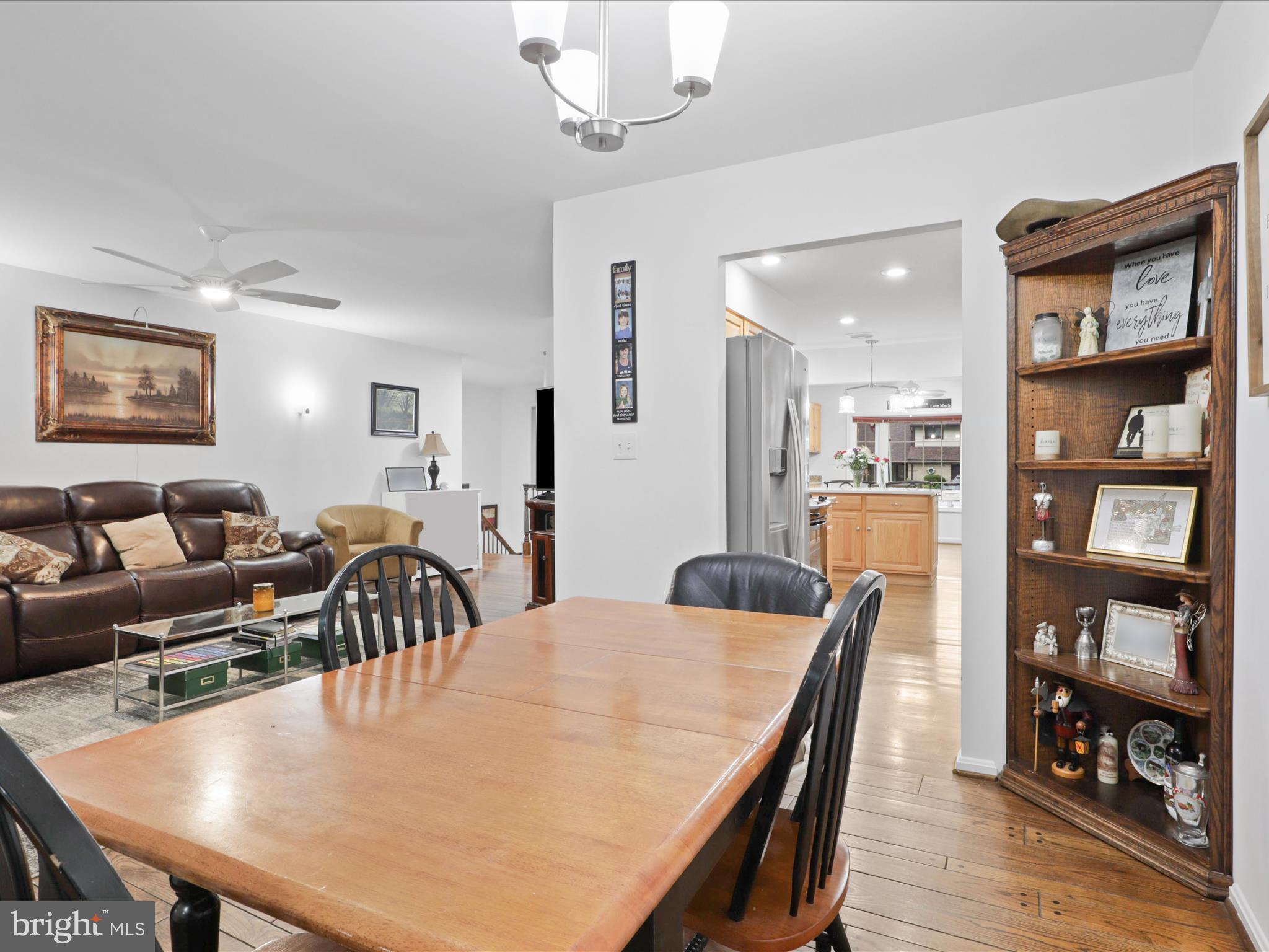 LINCOLNIA WOODS - Residential