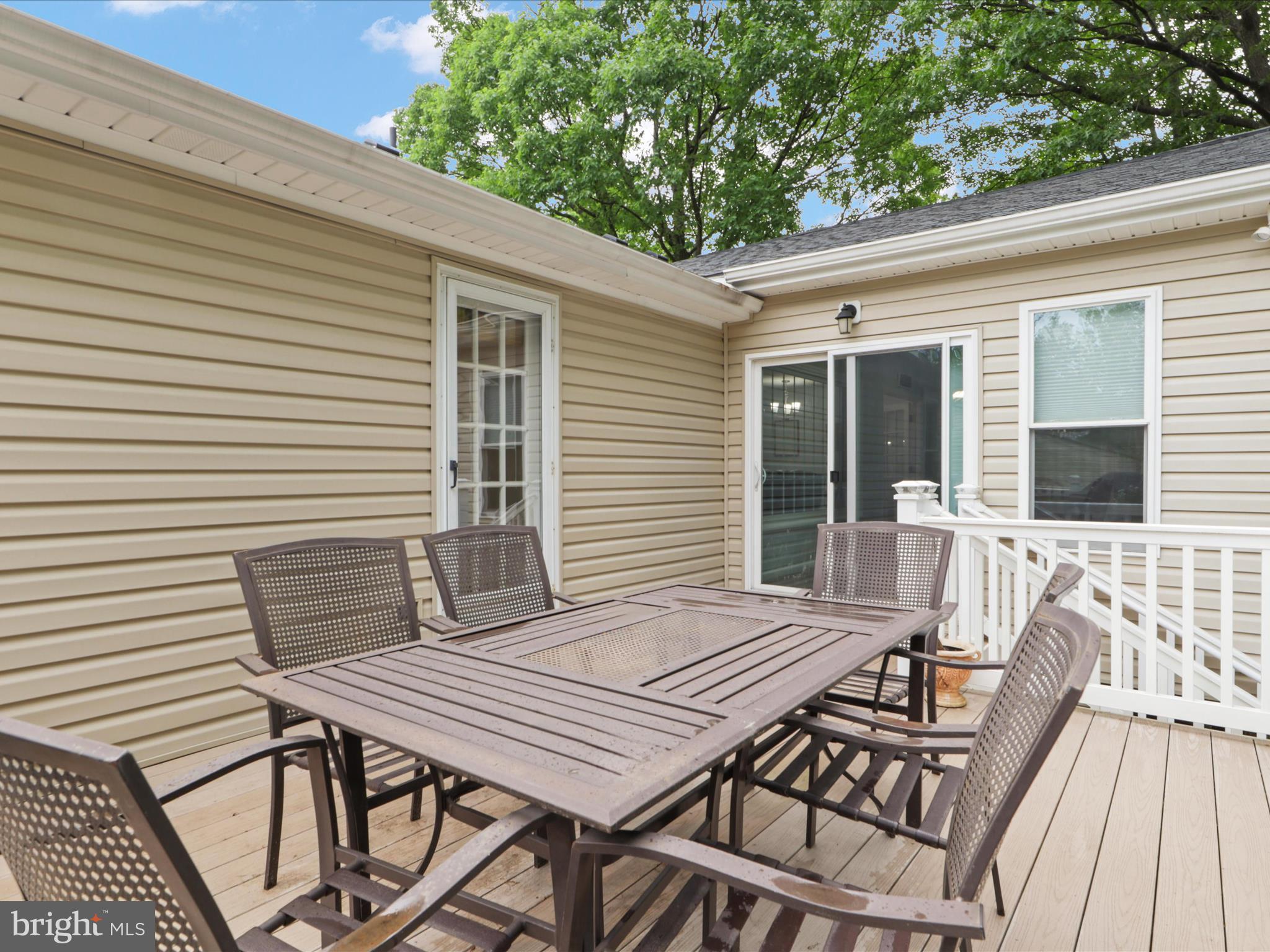 LINCOLNIA WOODS - Residential