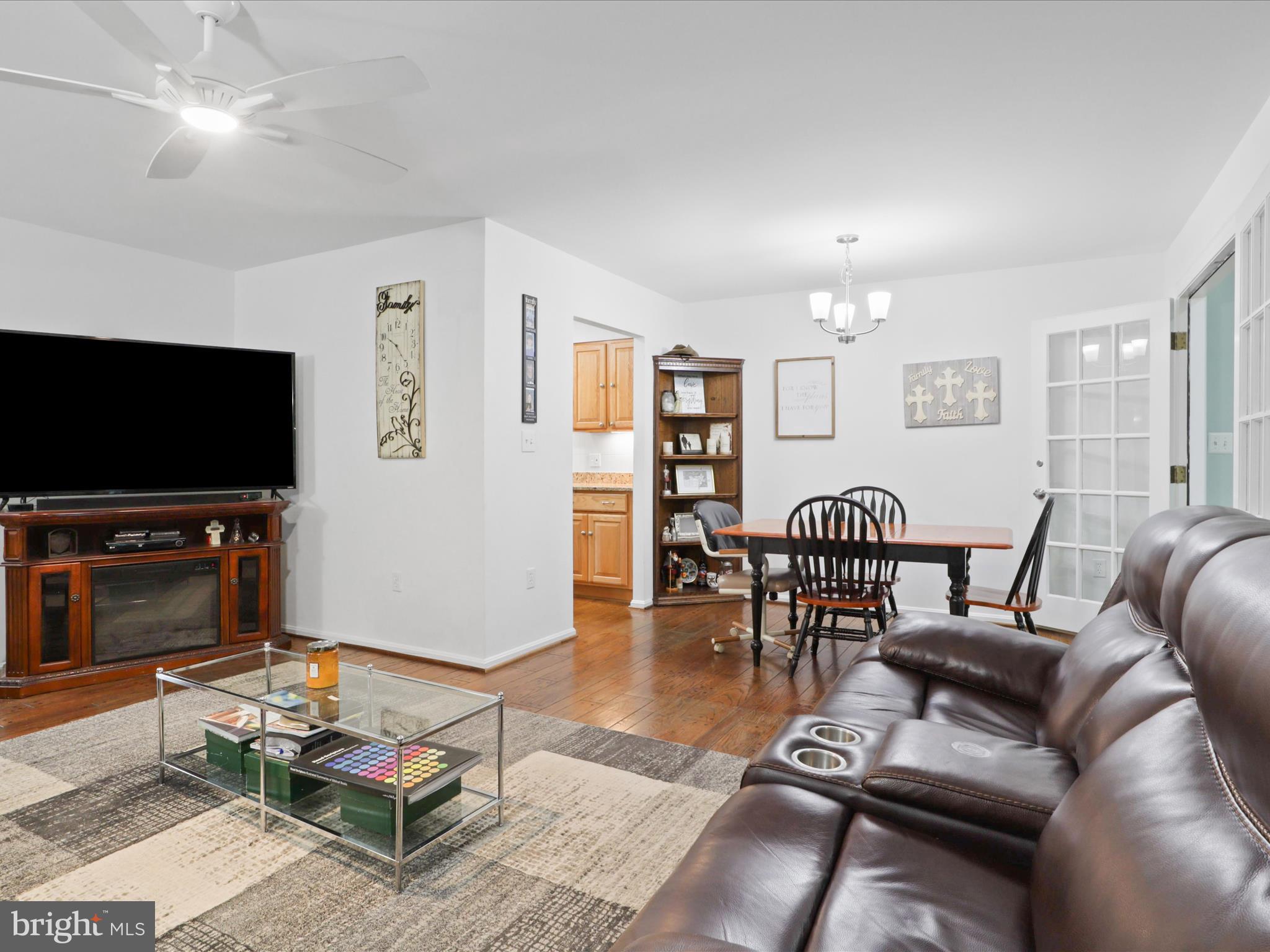 LINCOLNIA WOODS - Residential