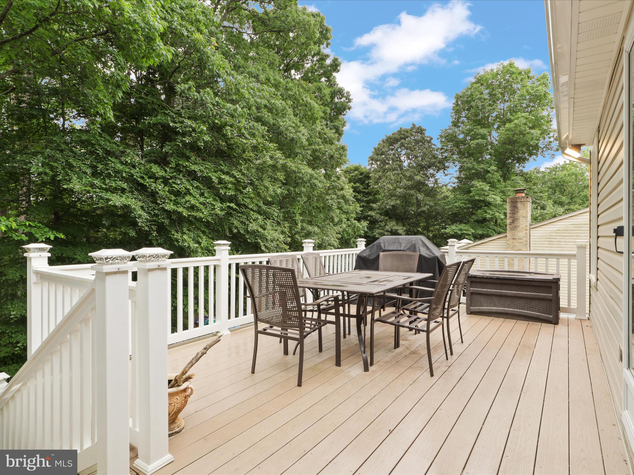 LINCOLNIA WOODS - Residential