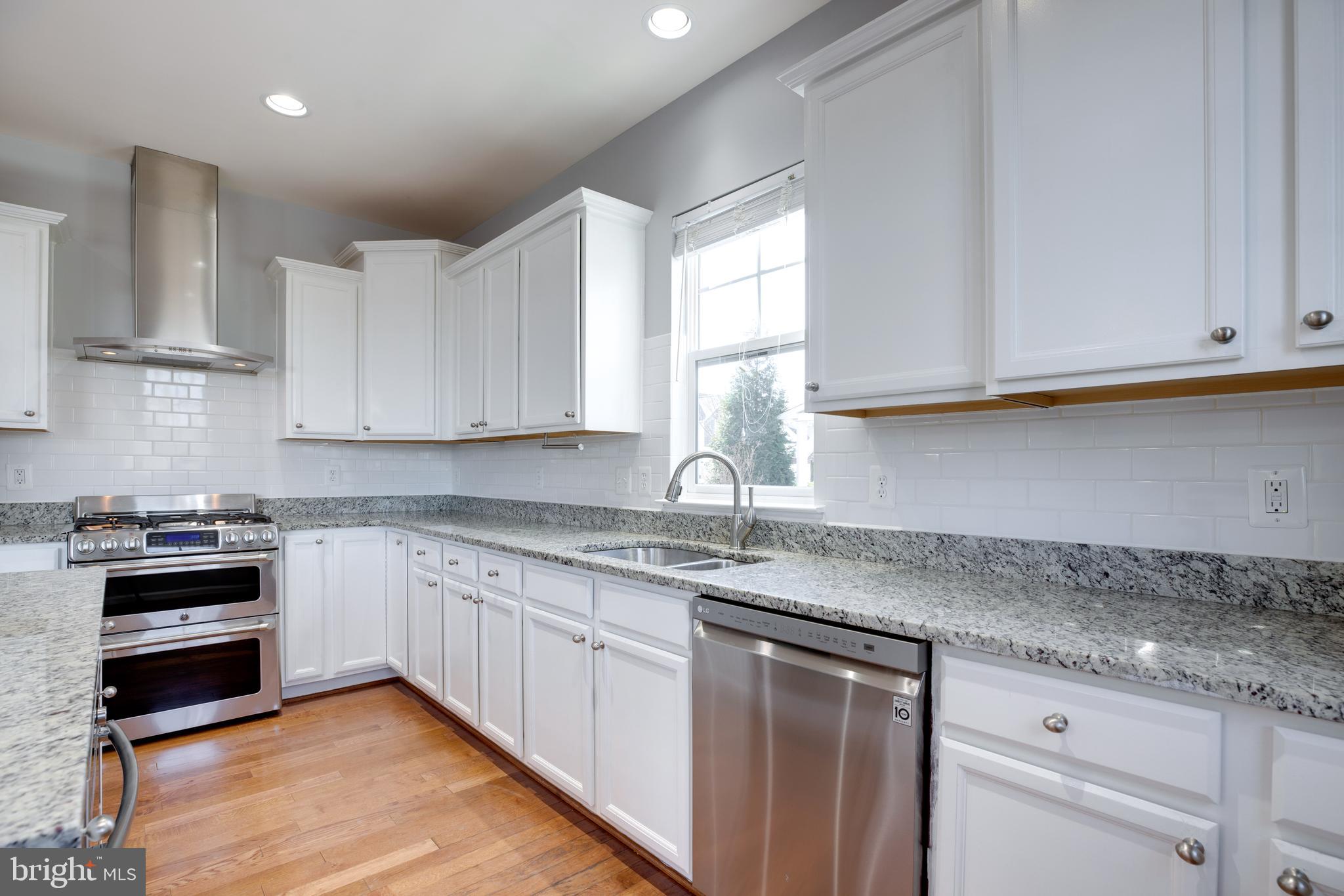 AVENDALE WOODLAND GROVE - Residential Lease