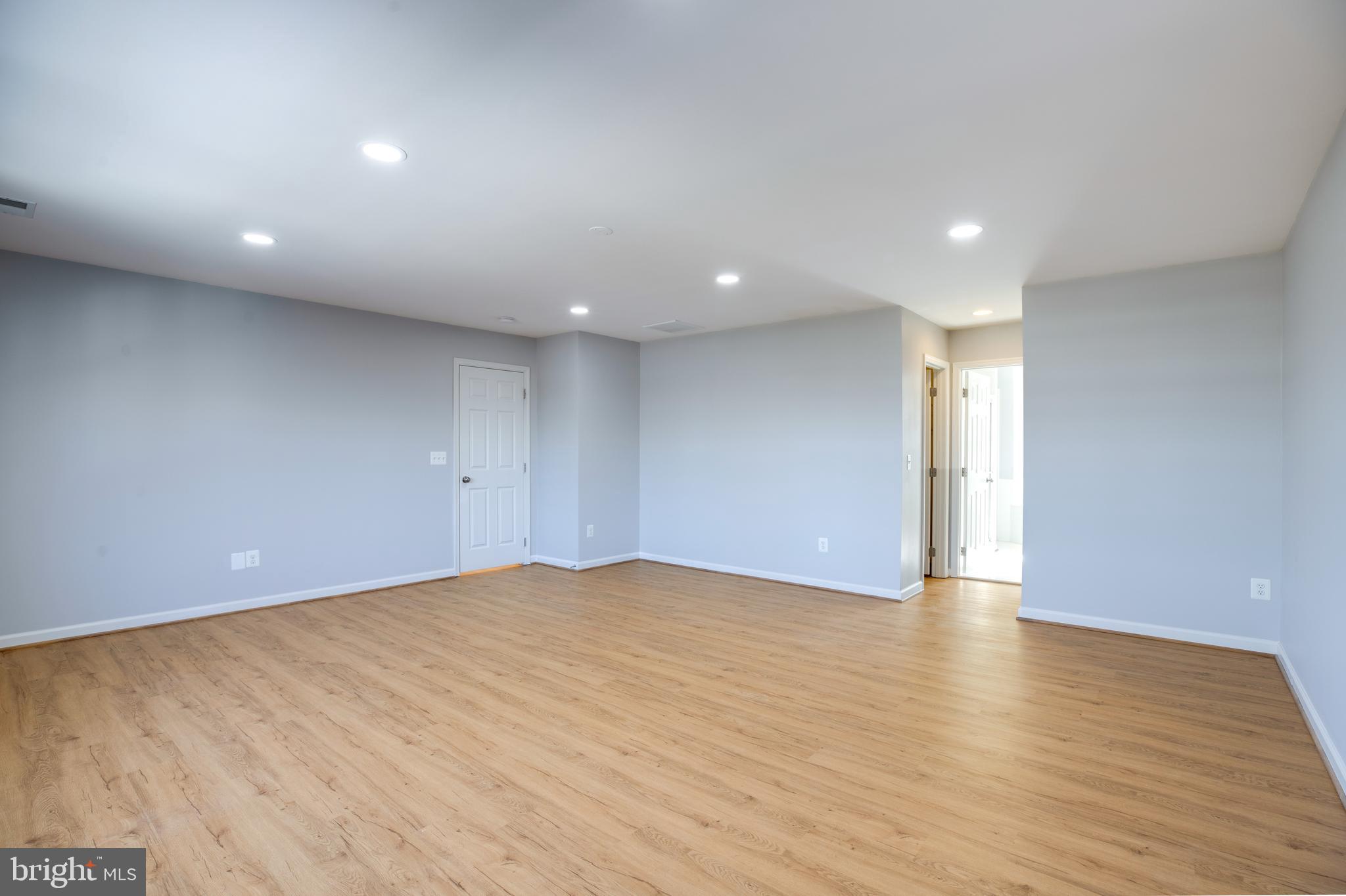 AVENDALE WOODLAND GROVE - Residential Lease