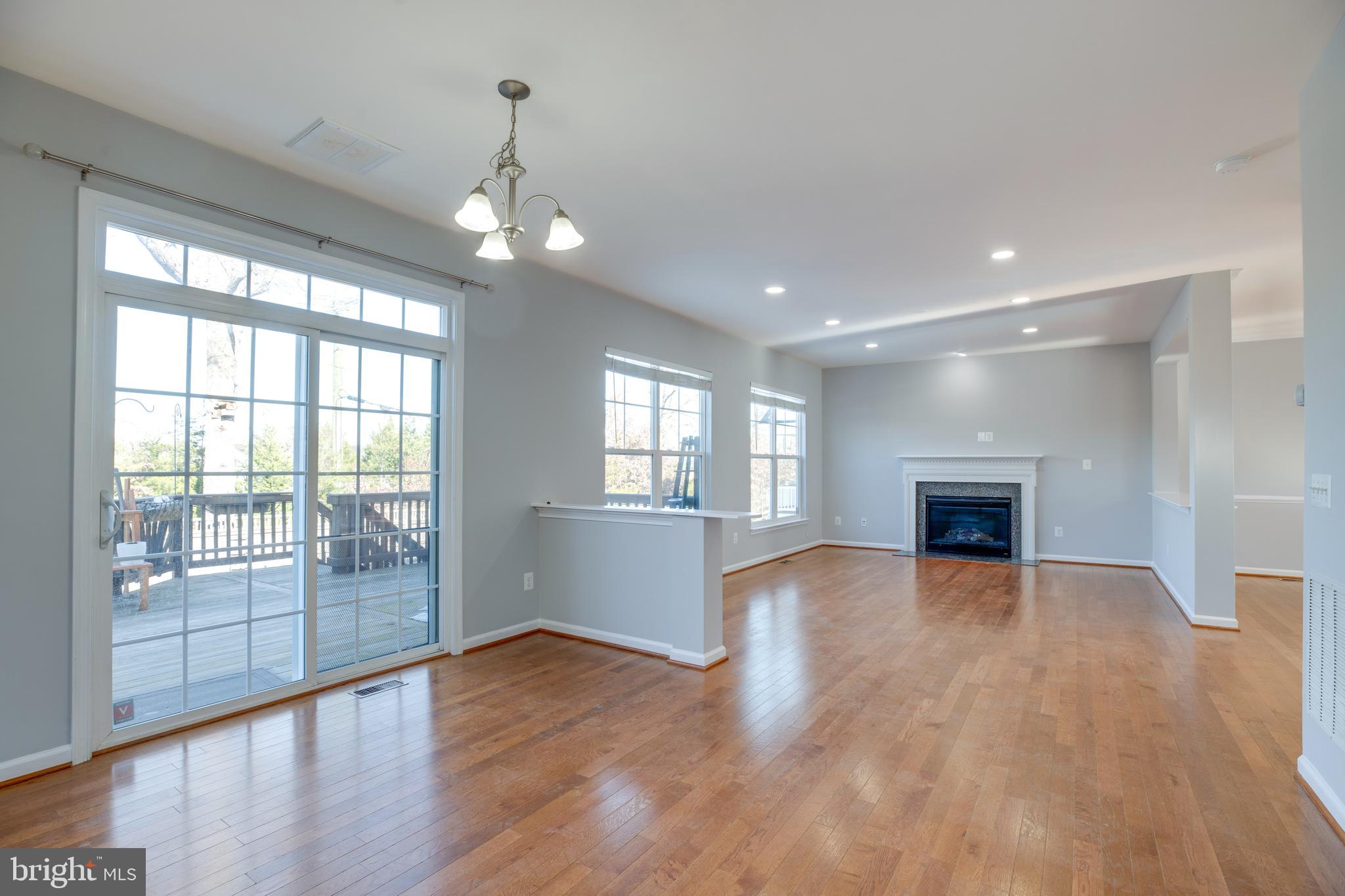 AVENDALE WOODLAND GROVE - Residential Lease