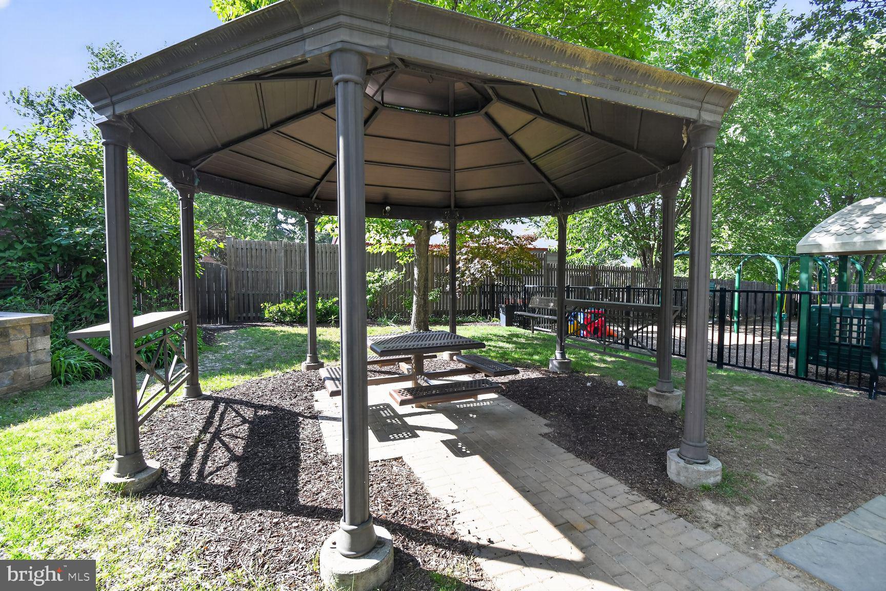 FAIRLINGTON VILLAGES - Residential